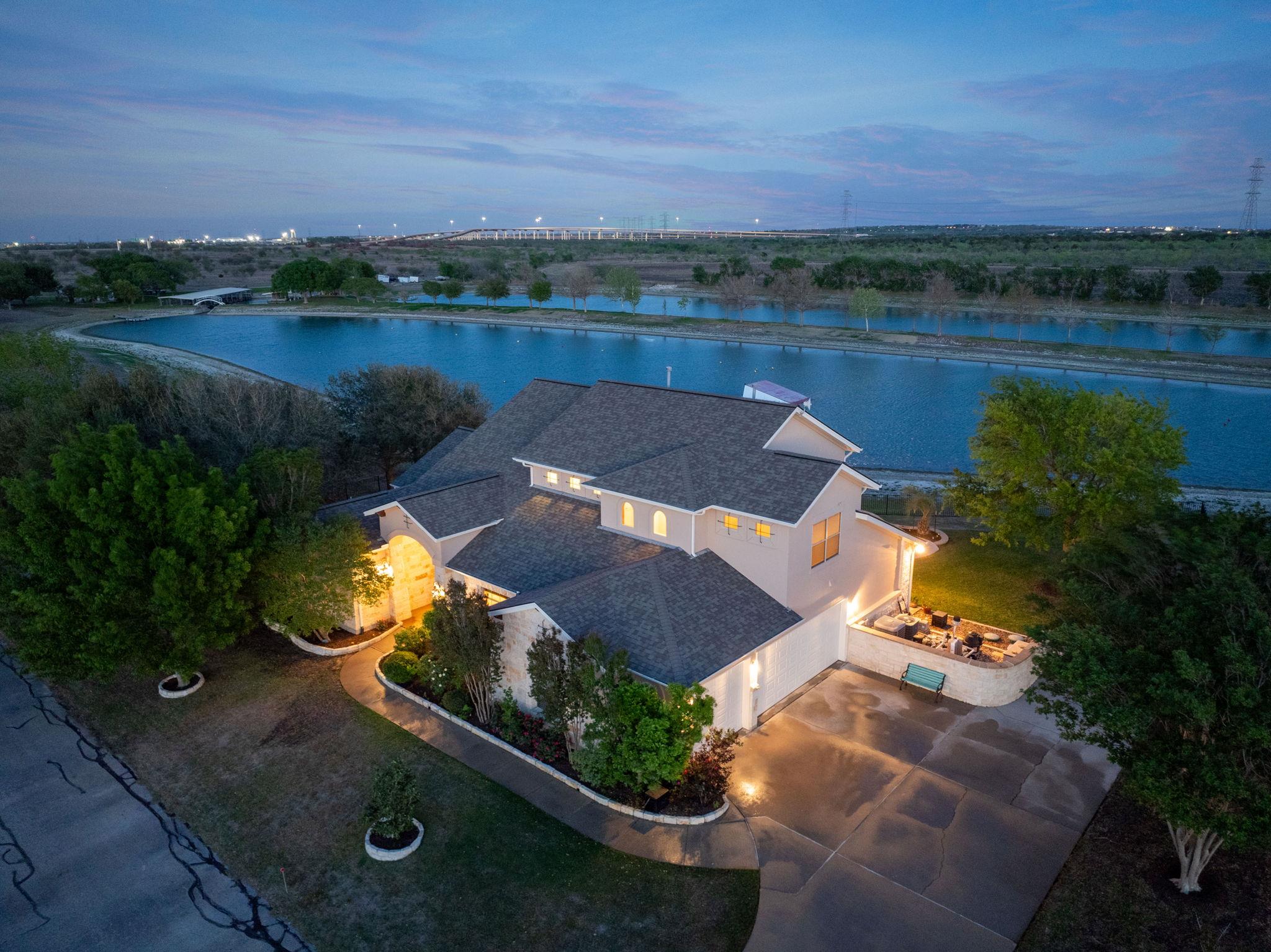 12407 Aquaplex Dr, Buda, TX 78610