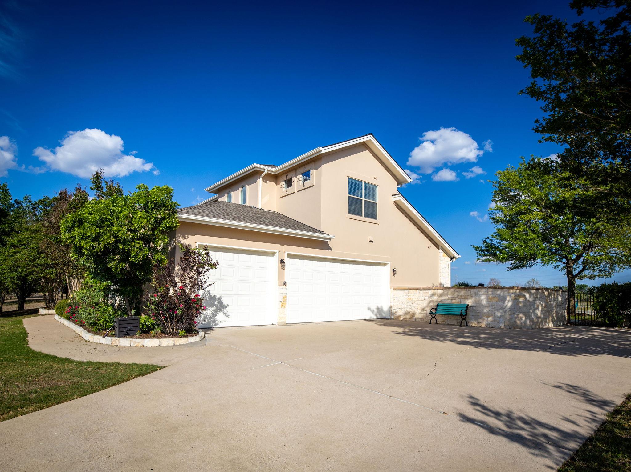 12407 Aquaplex Dr, Buda, TX 78610