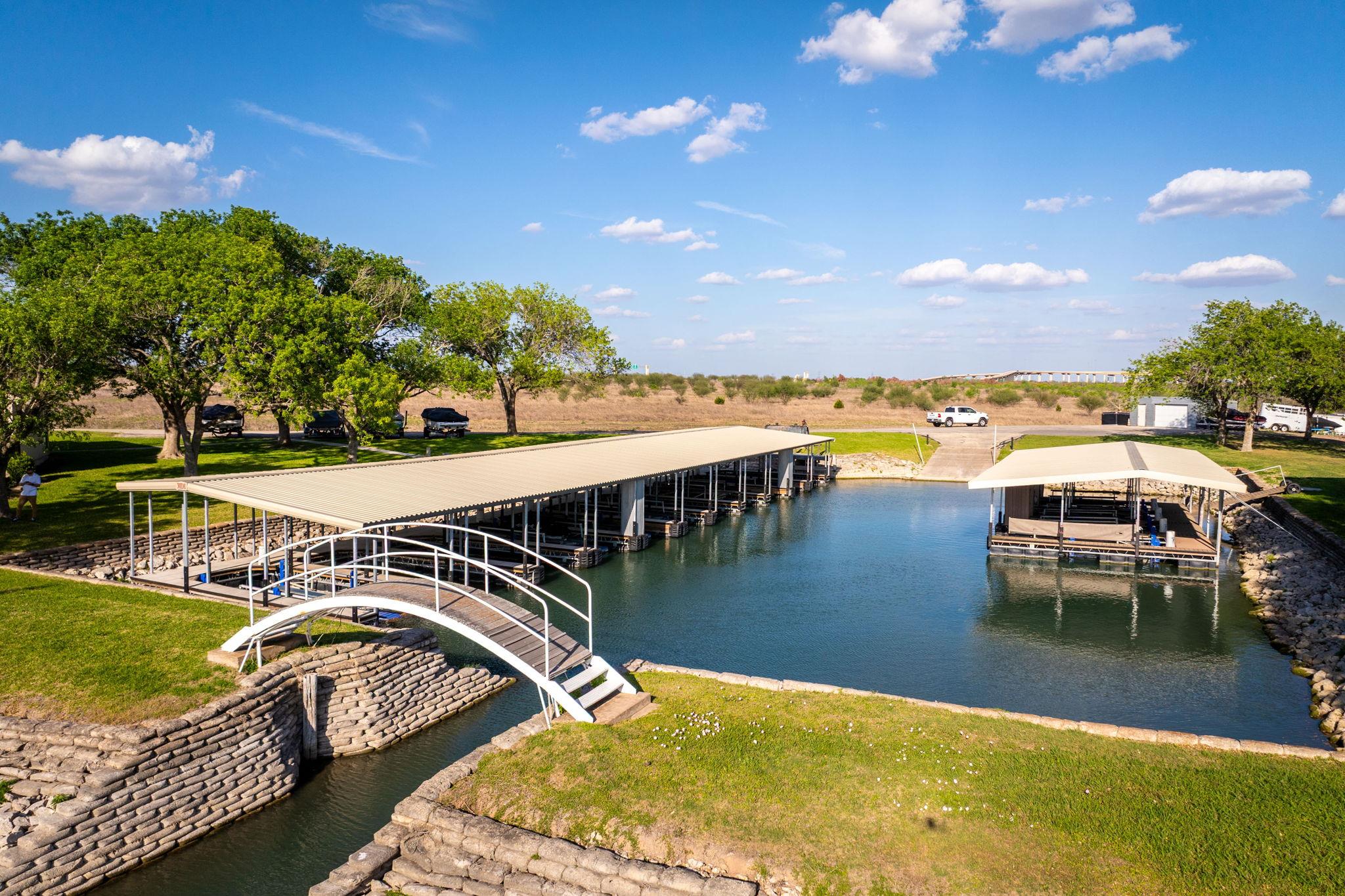 12407 Aquaplex Dr, Buda, TX 78610