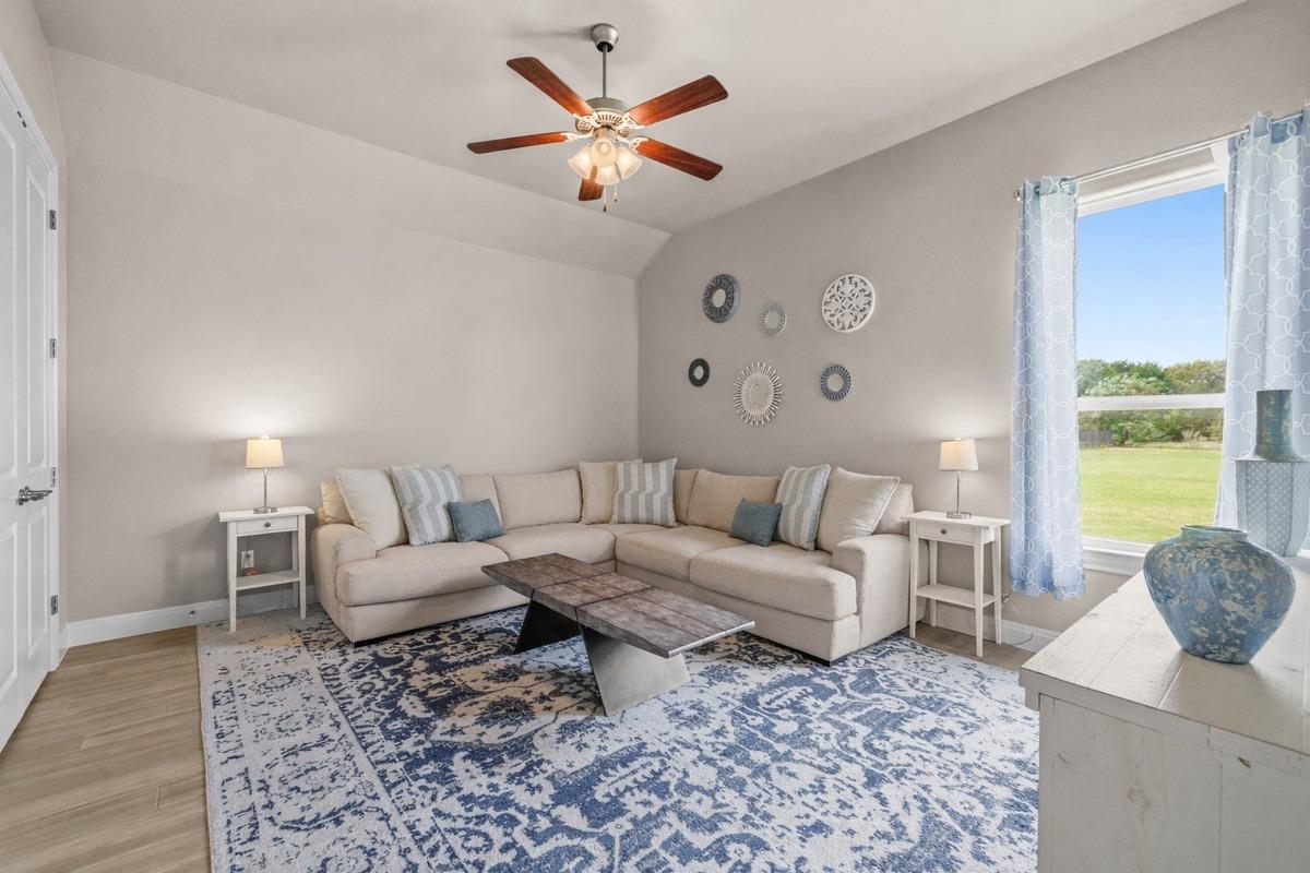 329 Independence Dr, Georgetown, TX 78633