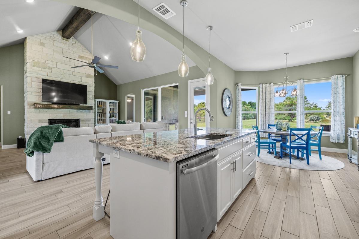 329 Independence Dr, Georgetown, TX 78633