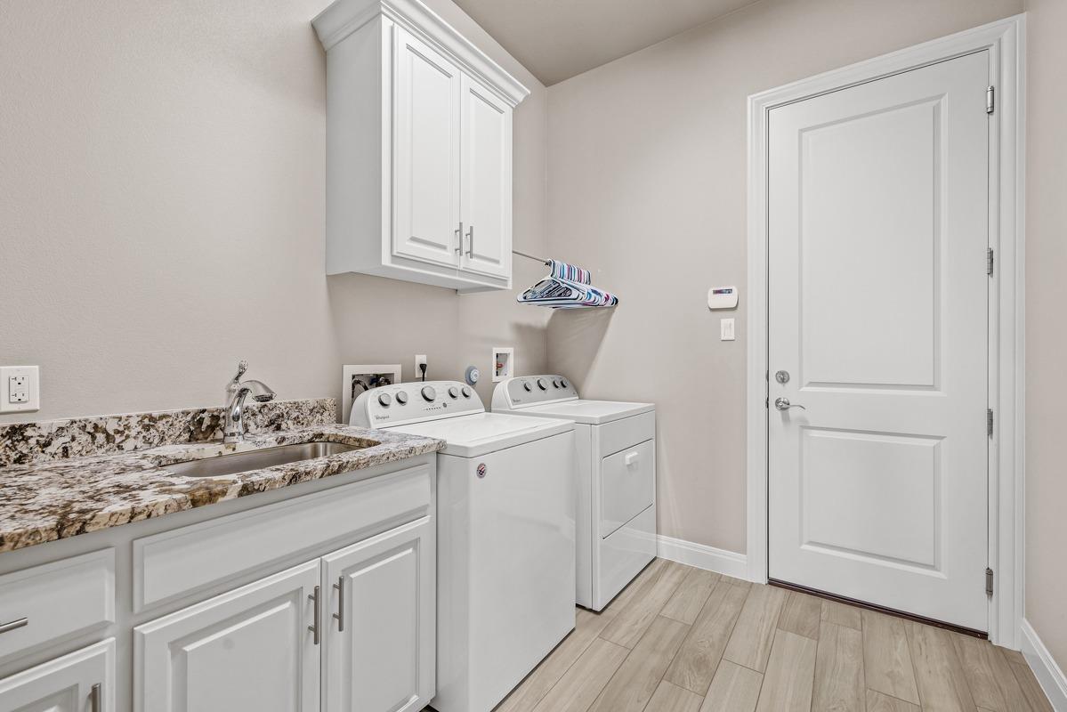 329 Independence Dr, Georgetown, TX 78633