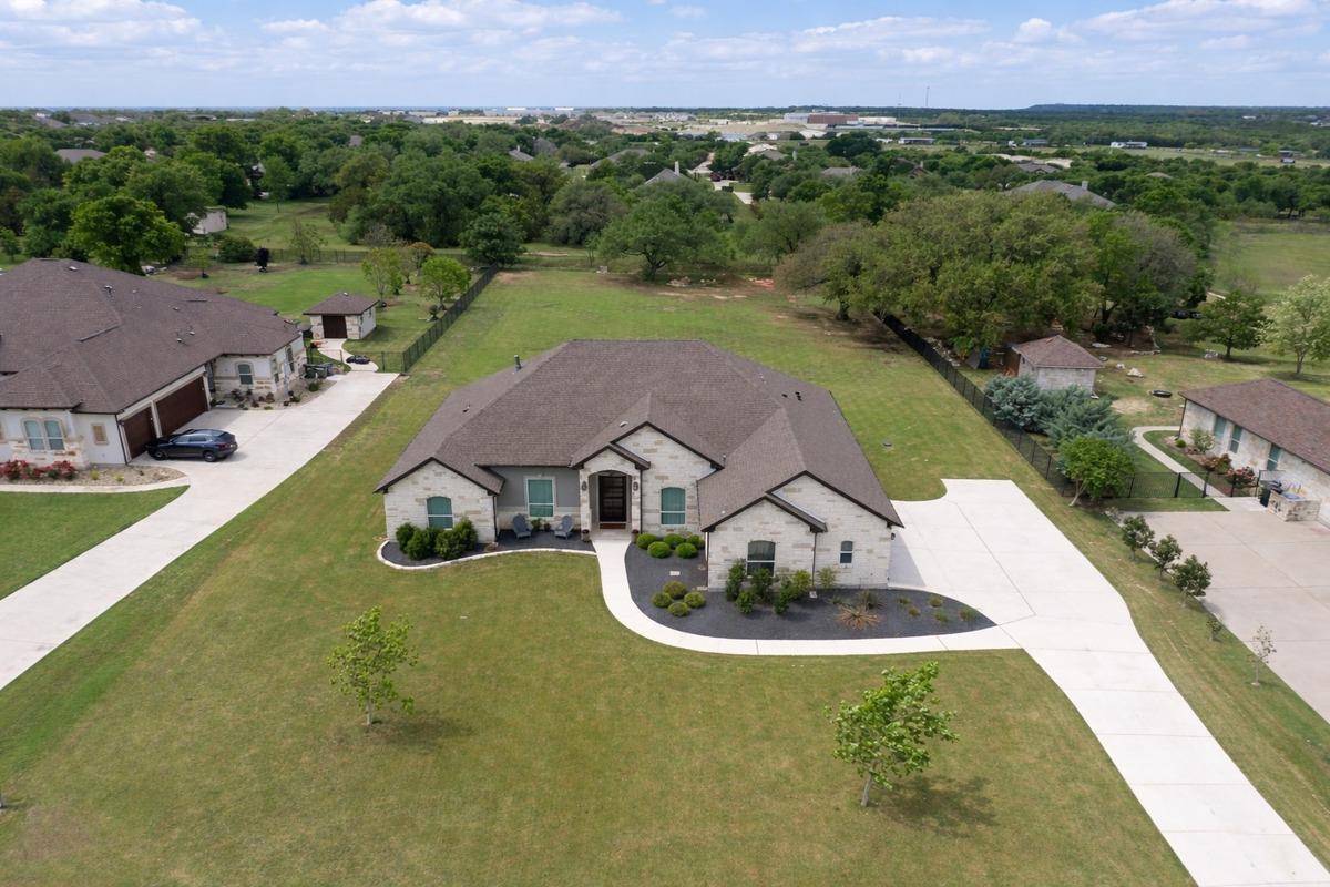 329 Independence Dr, Georgetown, TX 78633