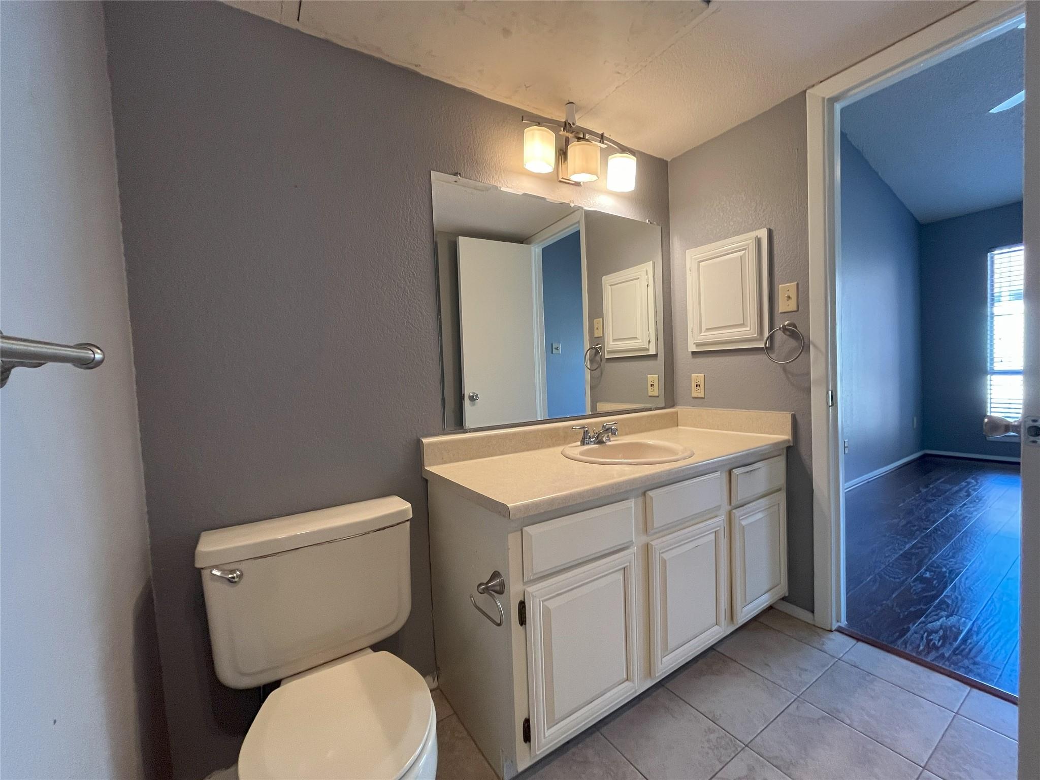 806 W 24th St # 303, Austin, TX 78705