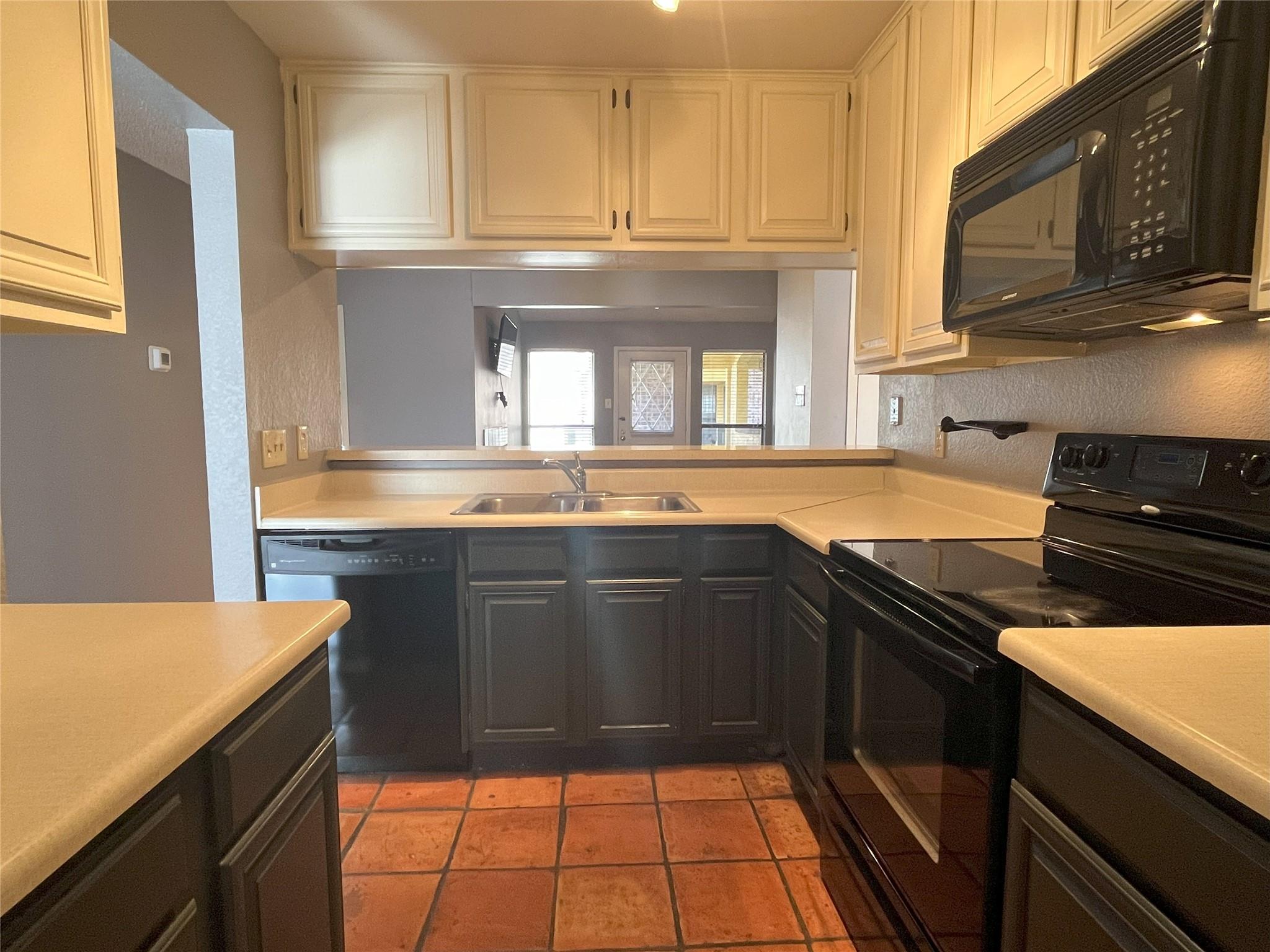 806 W 24th St # 303, Austin, TX 78705
