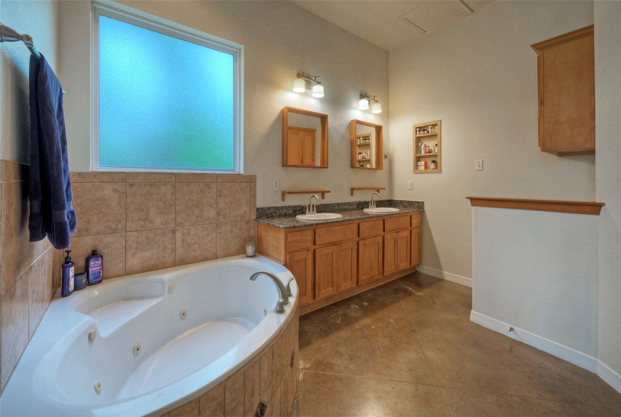 124 Summer Oak Ct, Georgetown, TX 78628