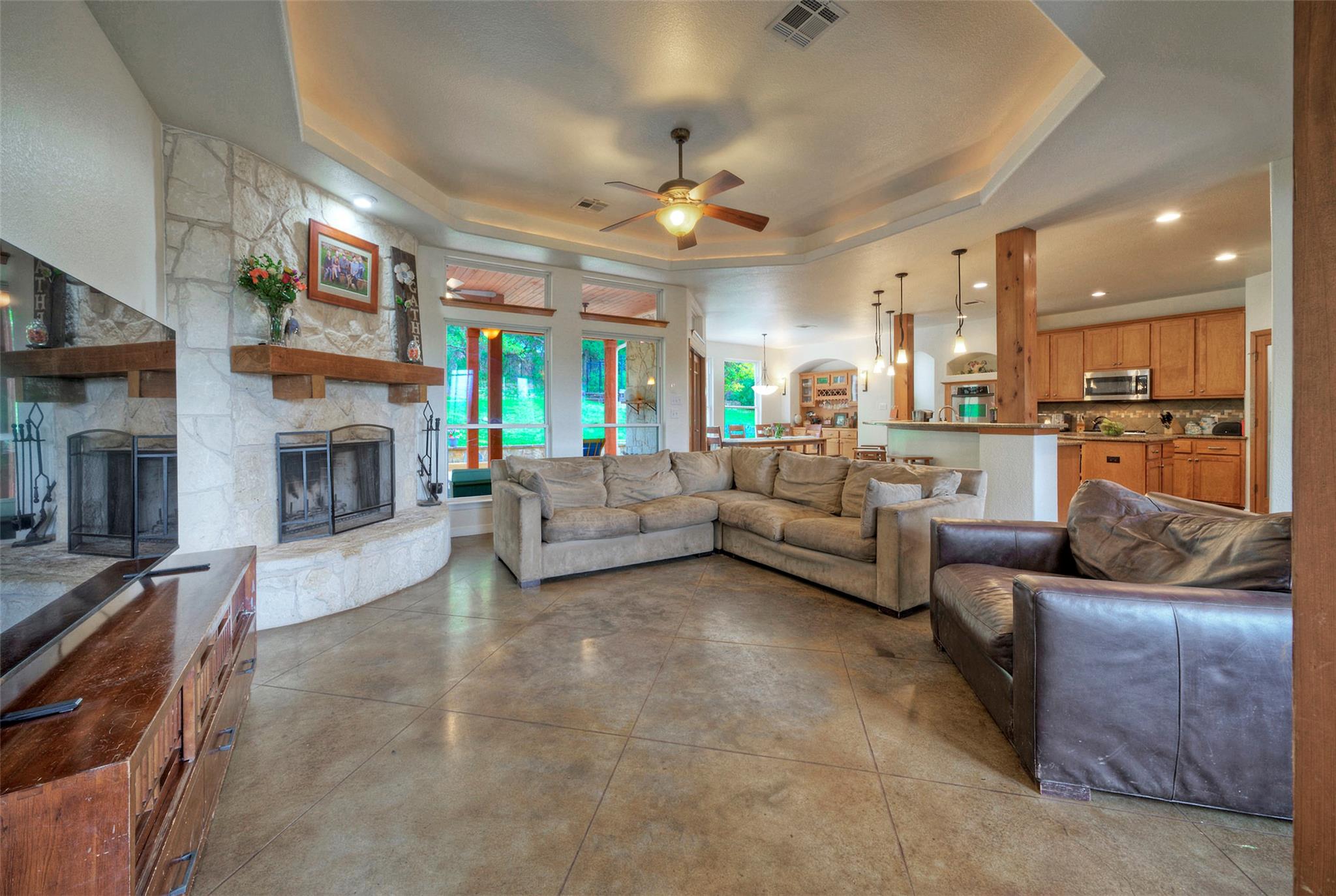 124 Summer Oak Ct, Georgetown, TX 78628