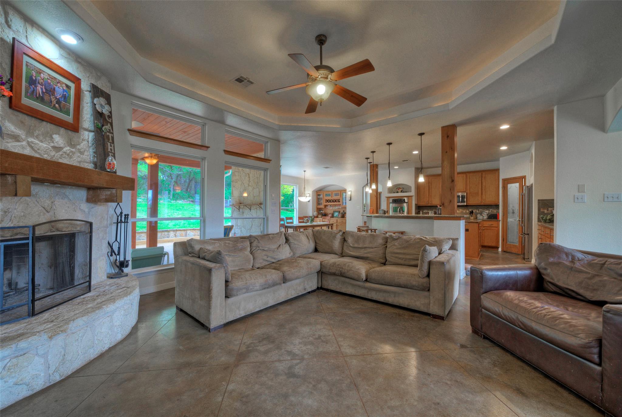 124 Summer Oak Ct, Georgetown, TX 78628