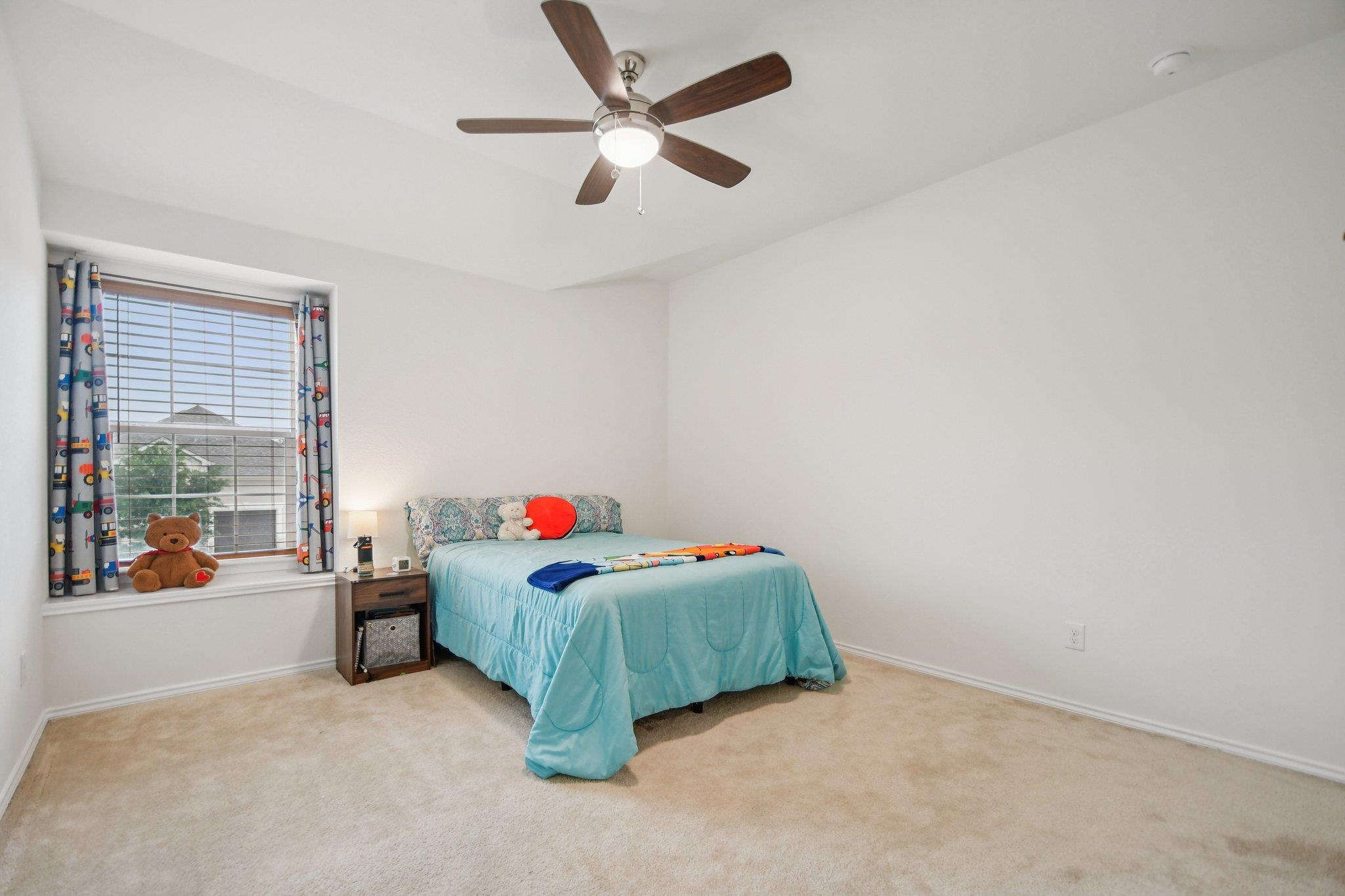 1832 Stinnett Dr, Leander, TX 78641