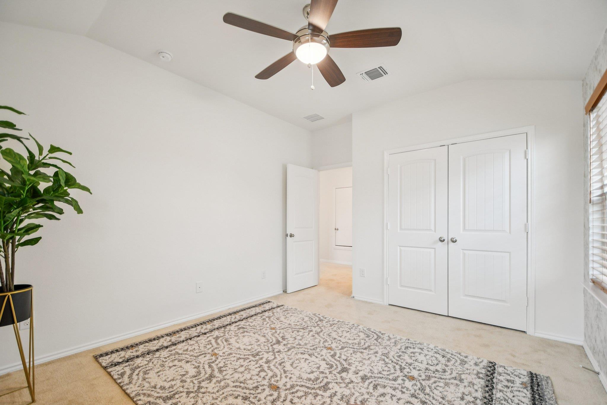 1832 Stinnett Dr, Leander, TX 78641