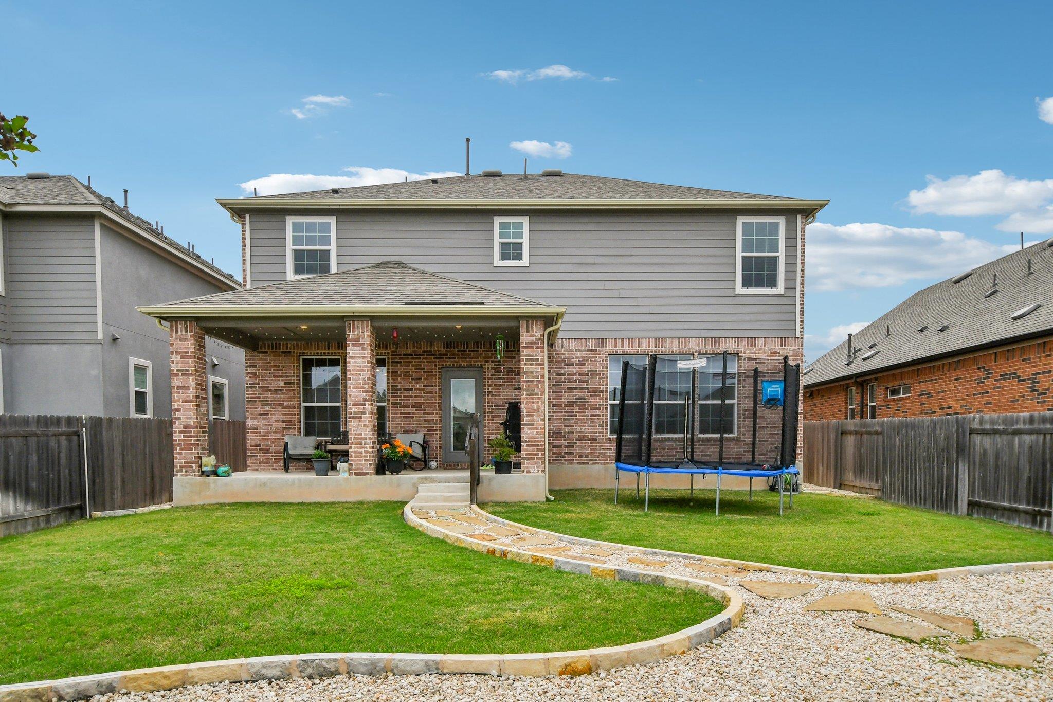 1832 Stinnett Dr, Leander, TX 78641