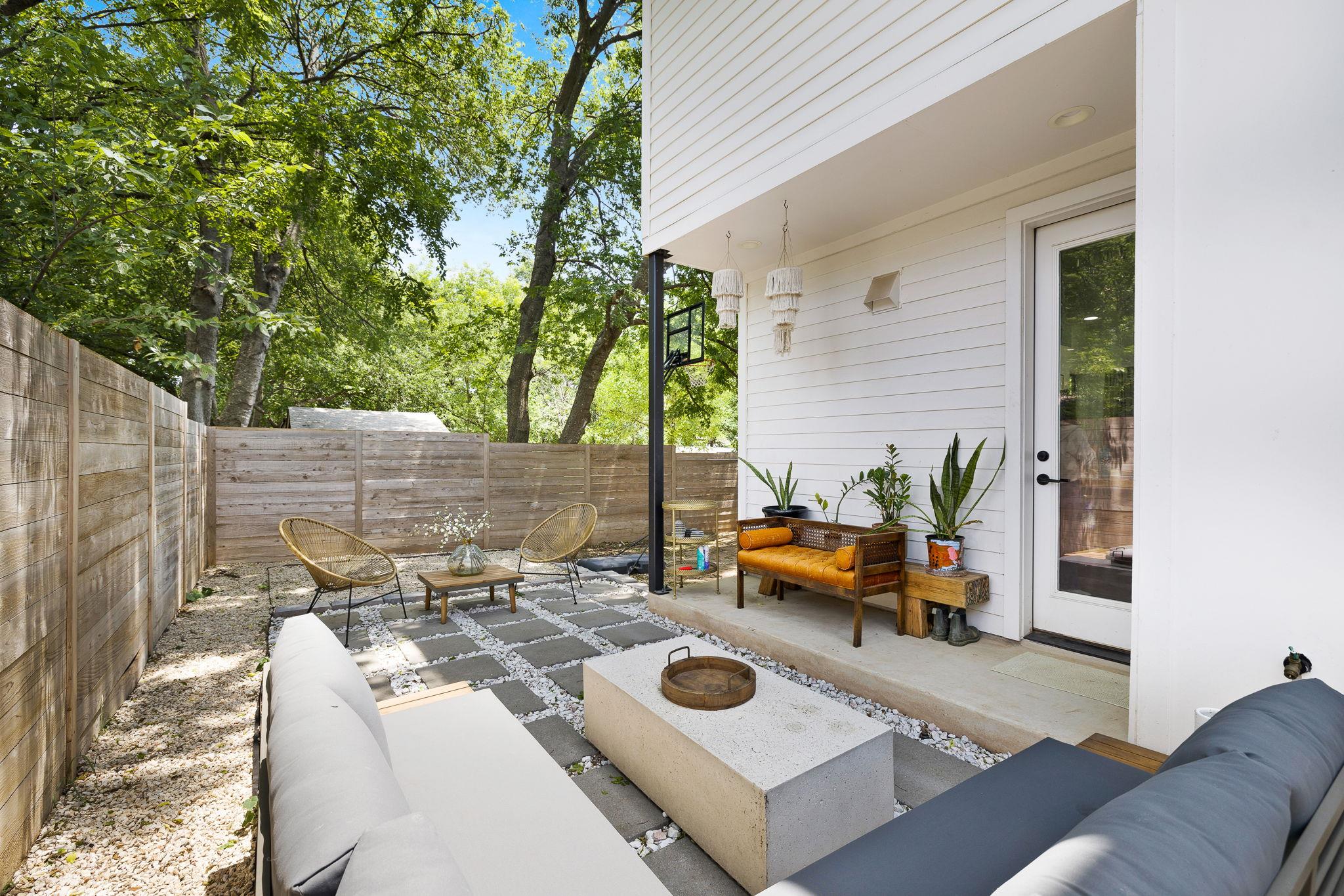 408 W Odell St # 2, Austin, TX 78752