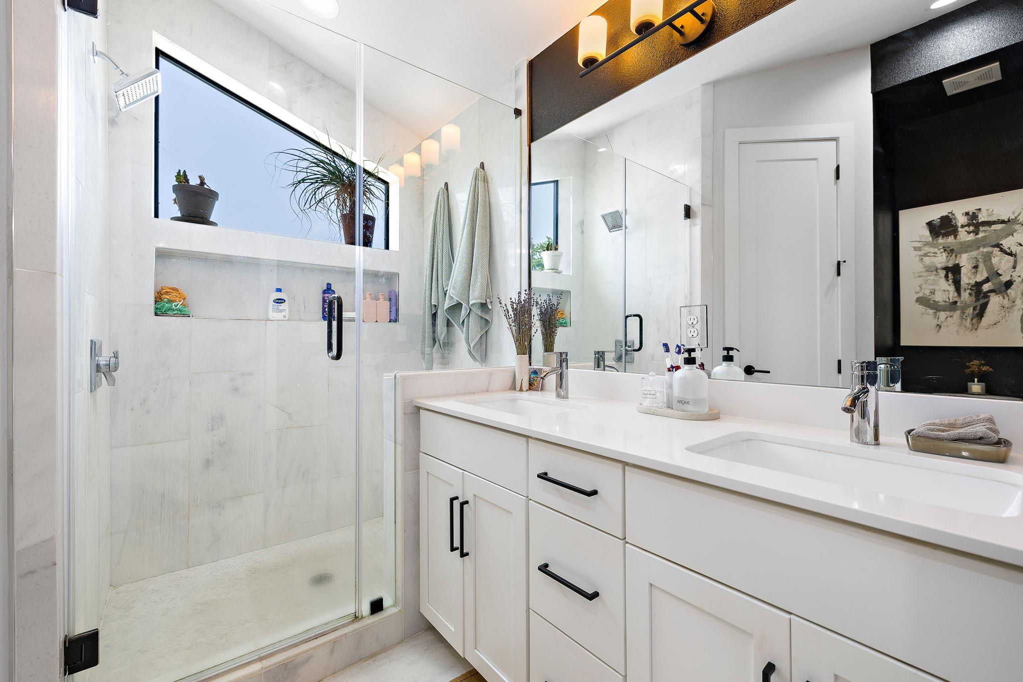 408 W Odell St # 2, Austin, TX 78752