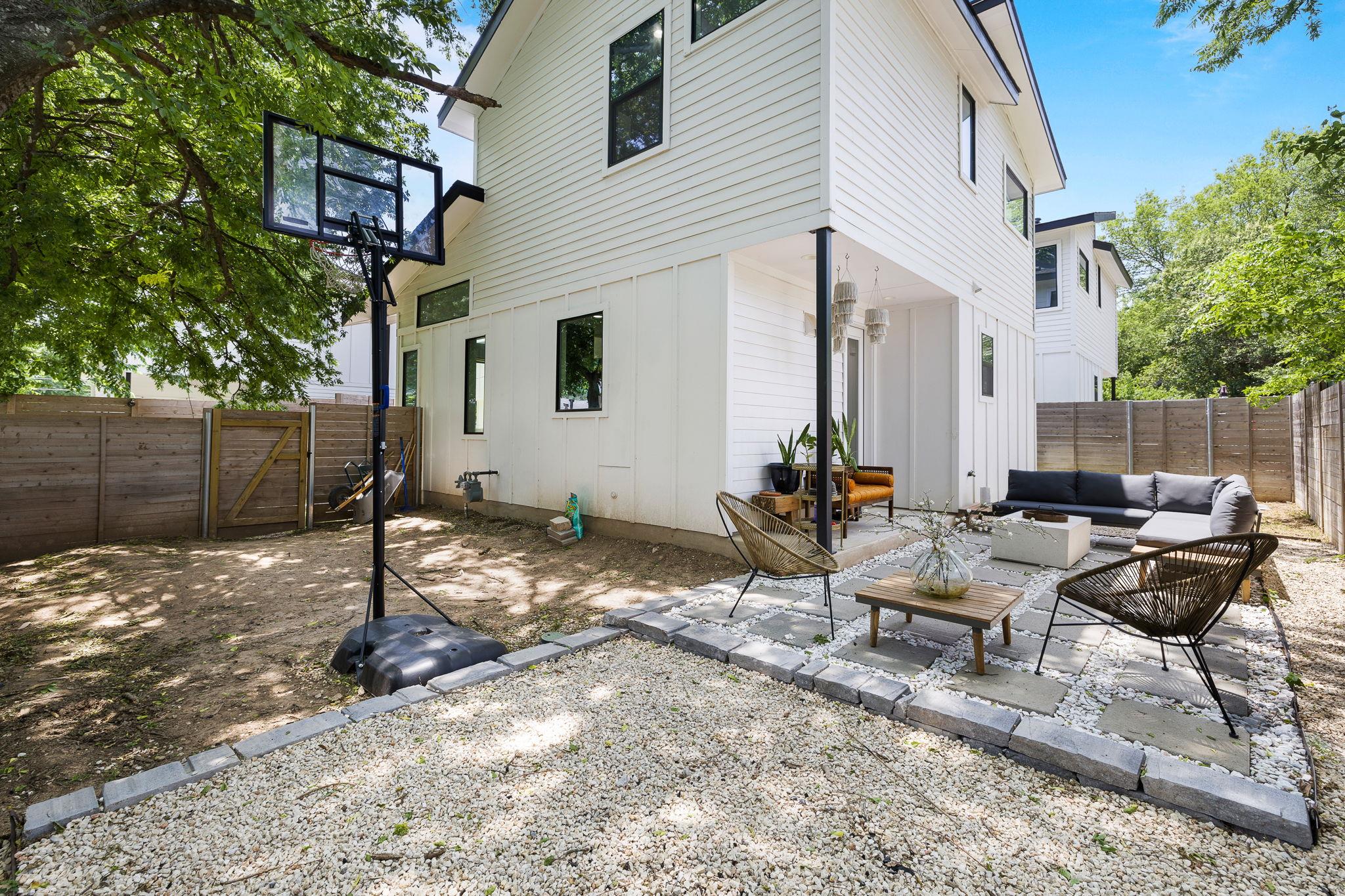 408 W Odell St # 2, Austin, TX 78752