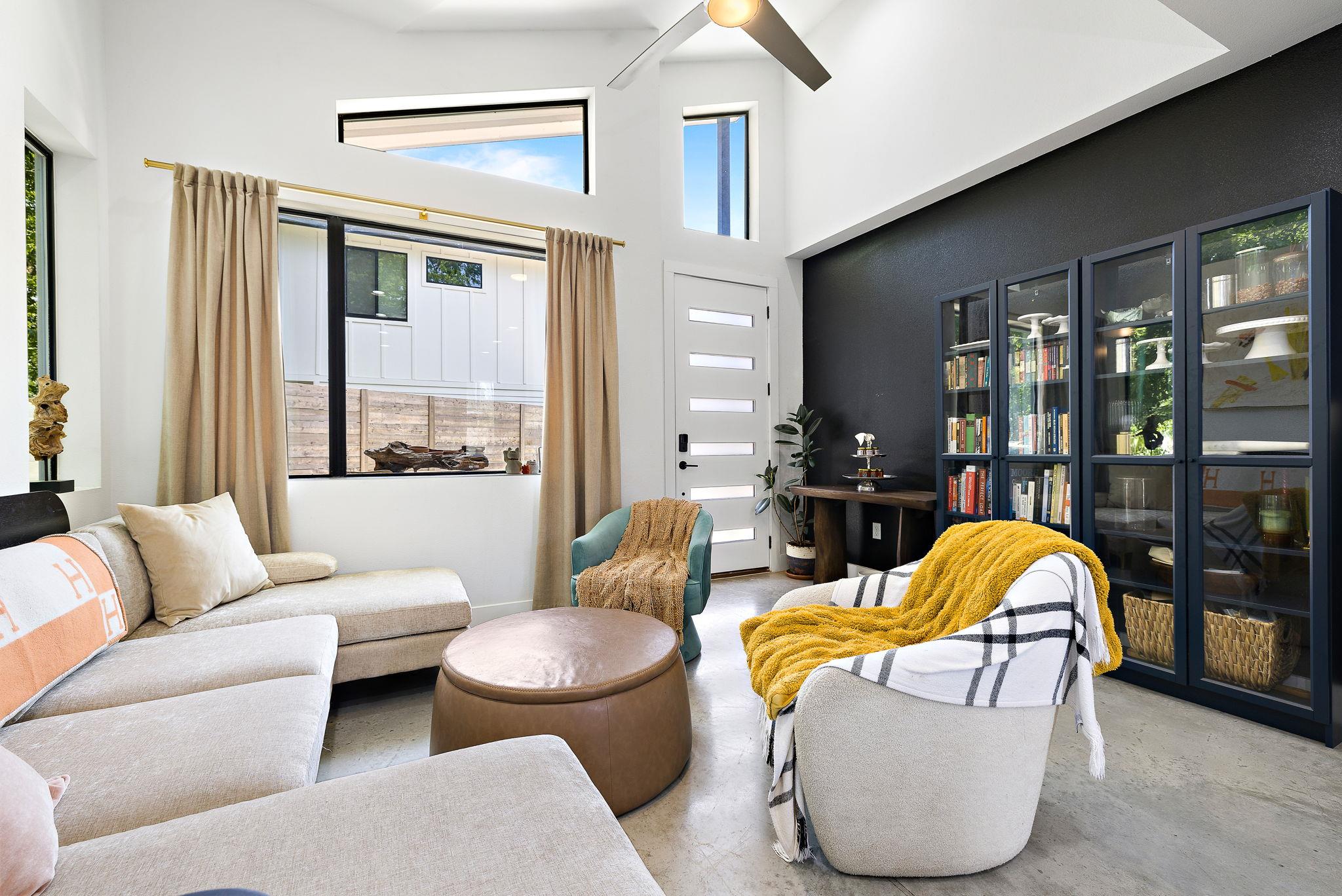 408 W Odell St # 2, Austin, TX 78752