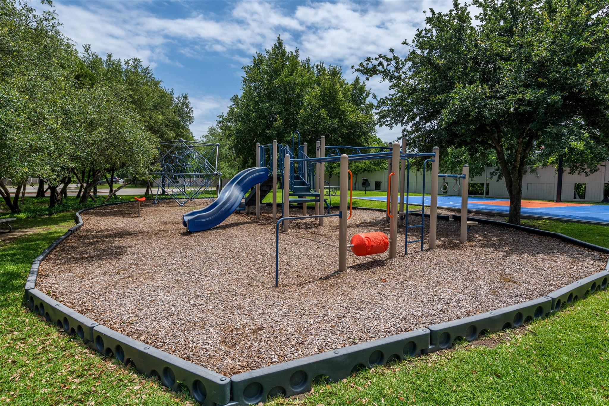 200 Deercreek Ln, Leander, TX 78641