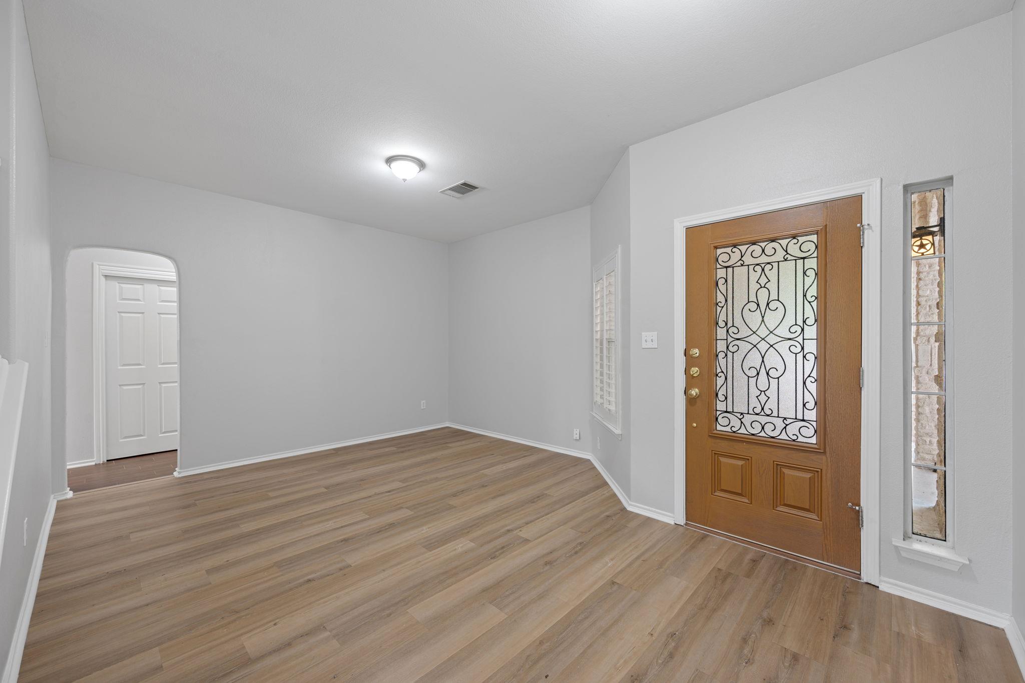 1010 Del Roy Dr, Cedar Park, TX 78613