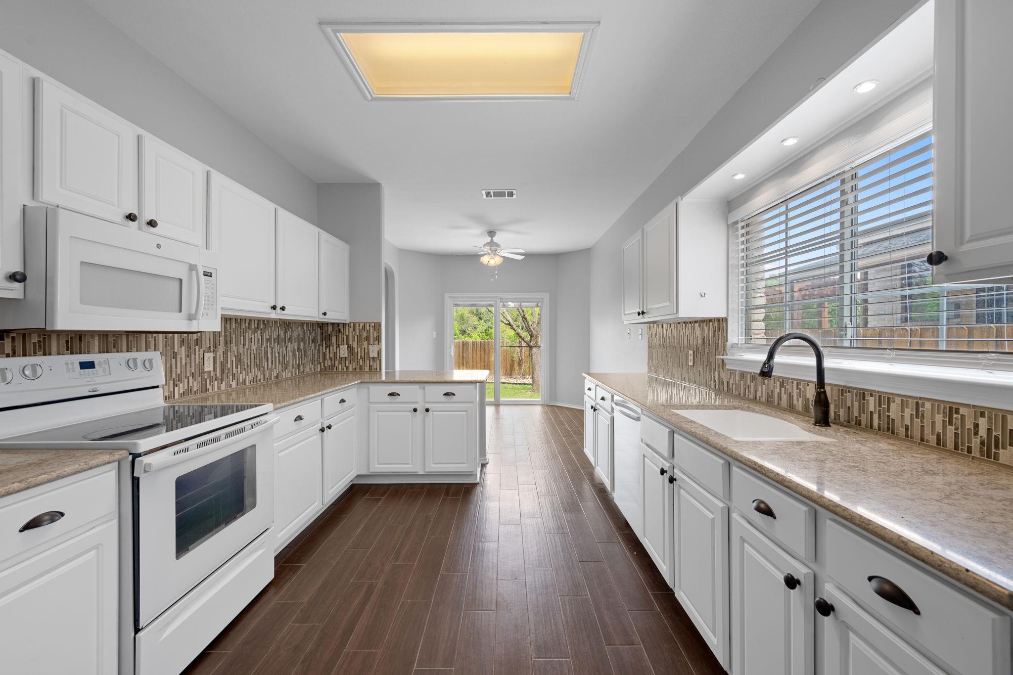 1010 Del Roy Dr, Cedar Park, TX 78613