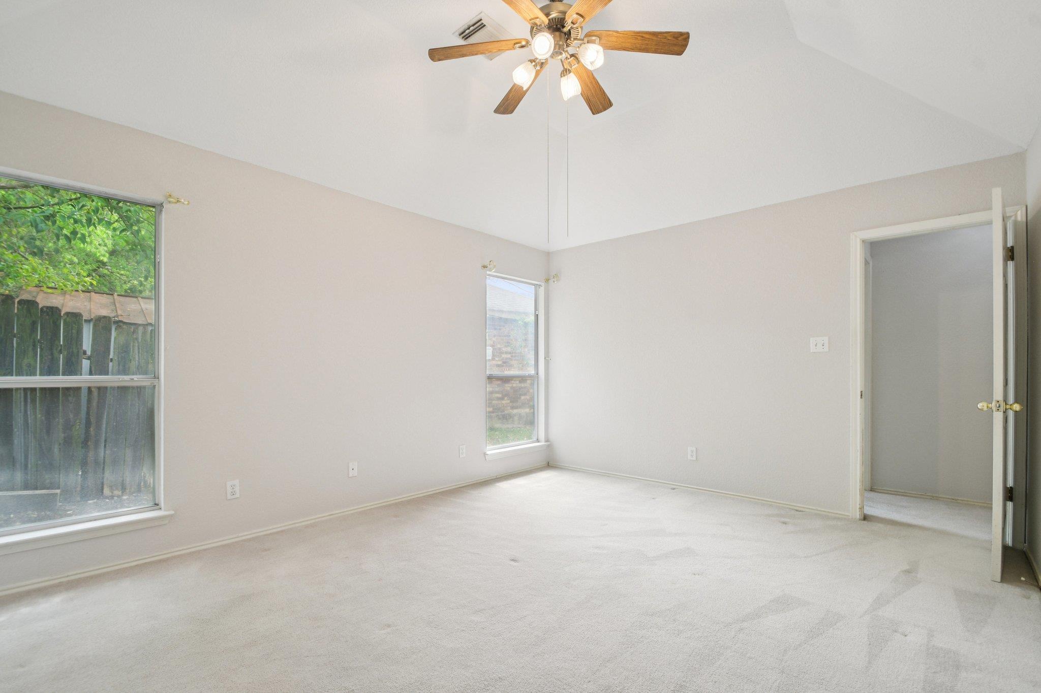 604 Clyde Ct, San Marcos, TX 78666