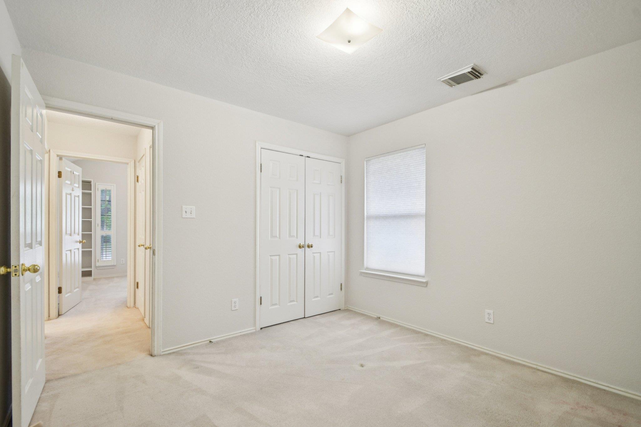 604 Clyde Ct, San Marcos, TX 78666