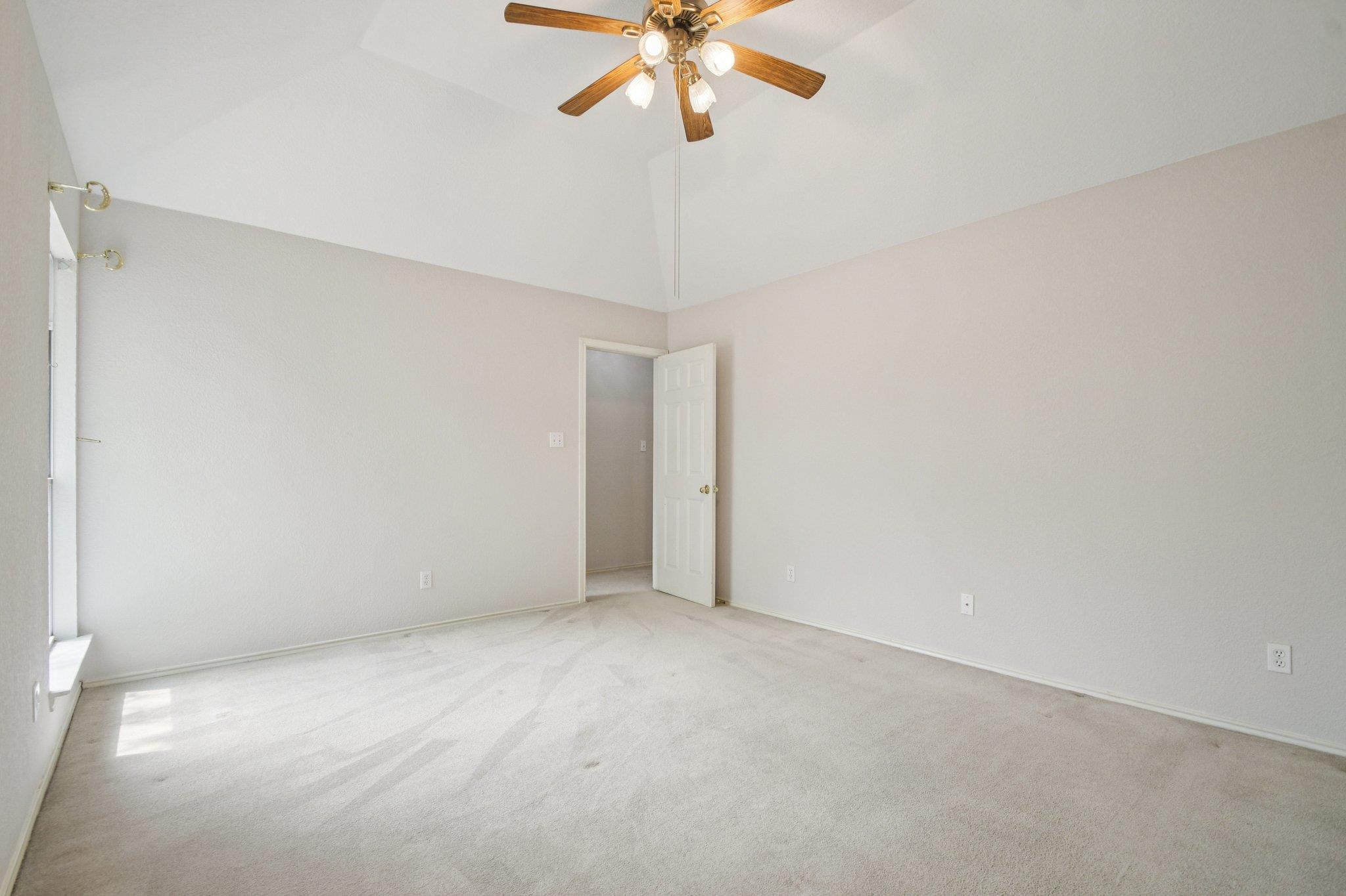 604 Clyde Ct, San Marcos, TX 78666