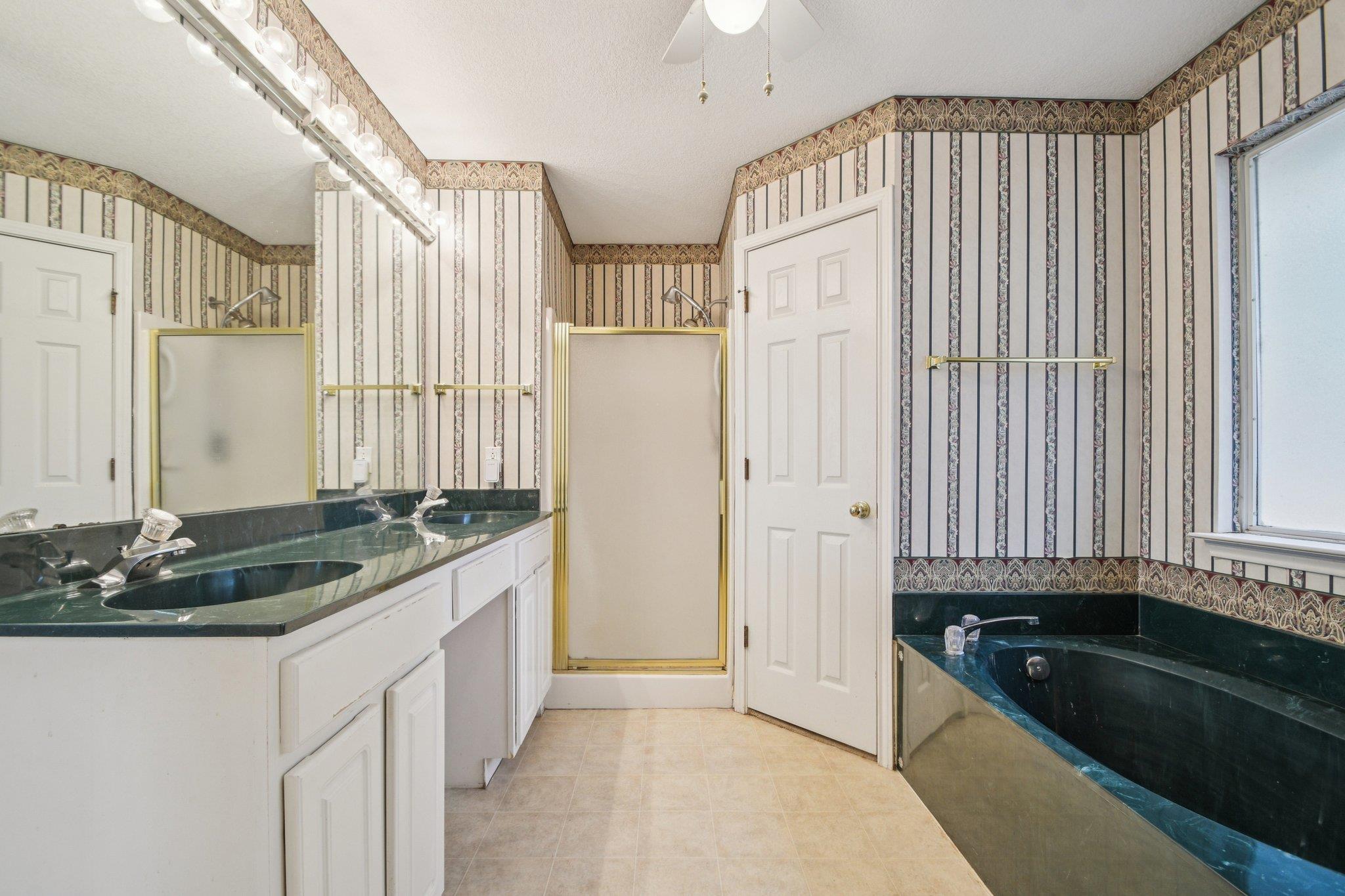 604 Clyde Ct, San Marcos, TX 78666