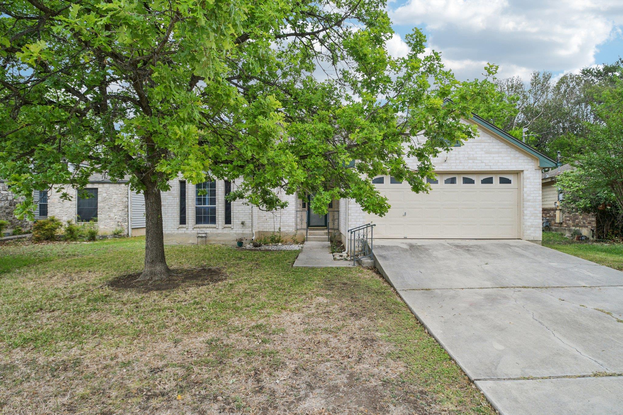 604 Clyde Ct, San Marcos, TX 78666