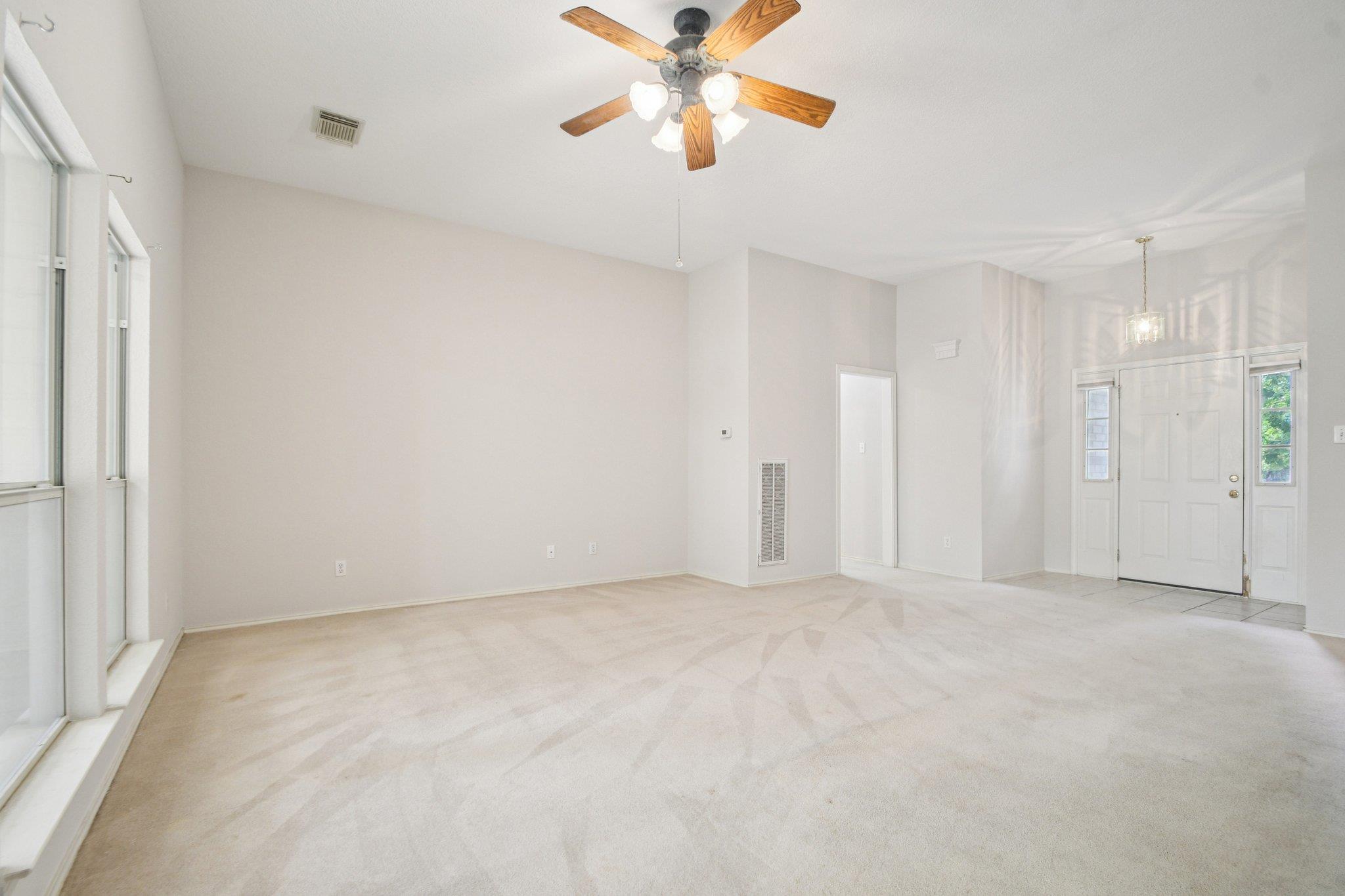 604 Clyde Ct, San Marcos, TX 78666