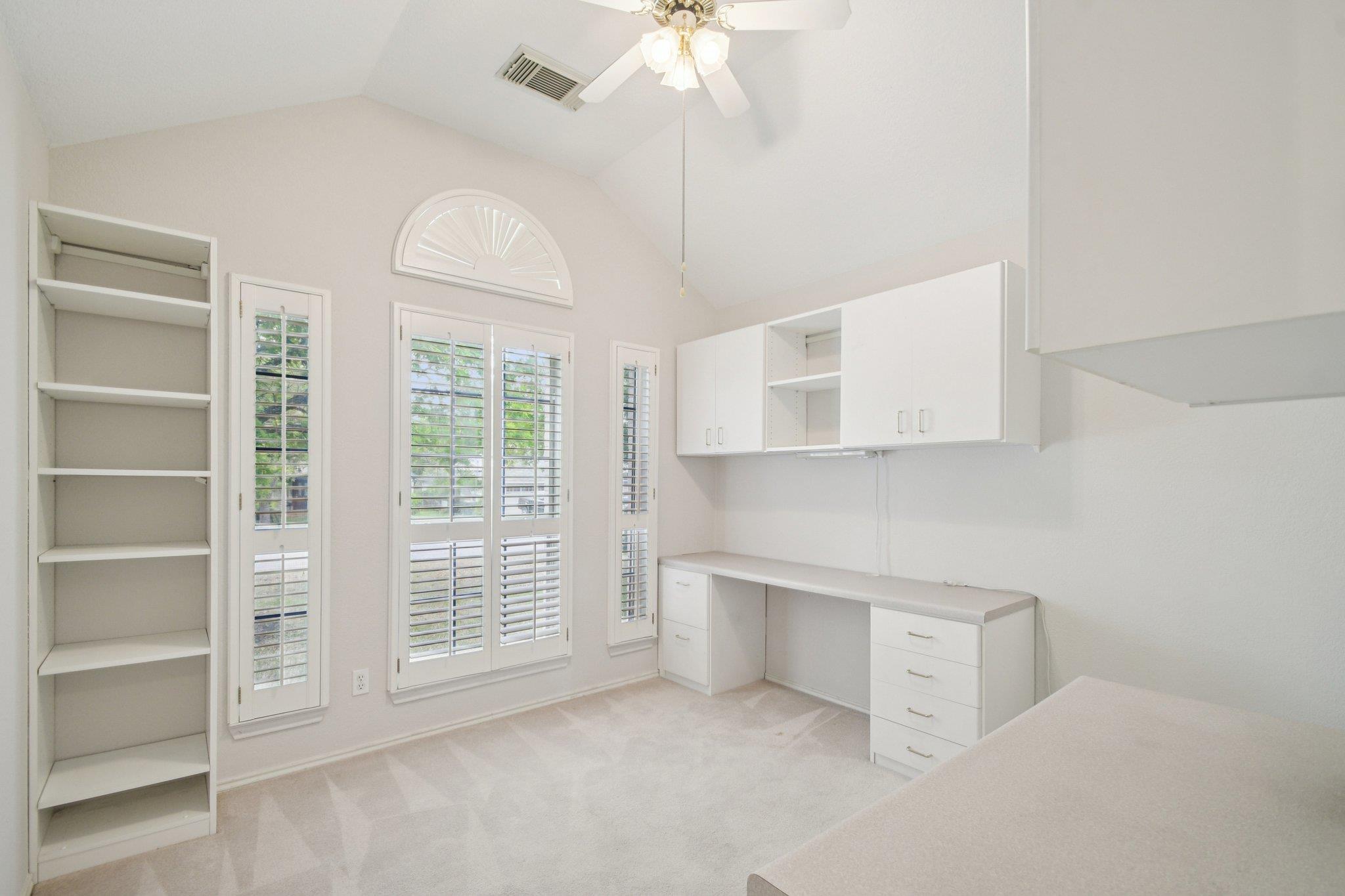 604 Clyde Ct, San Marcos, TX 78666