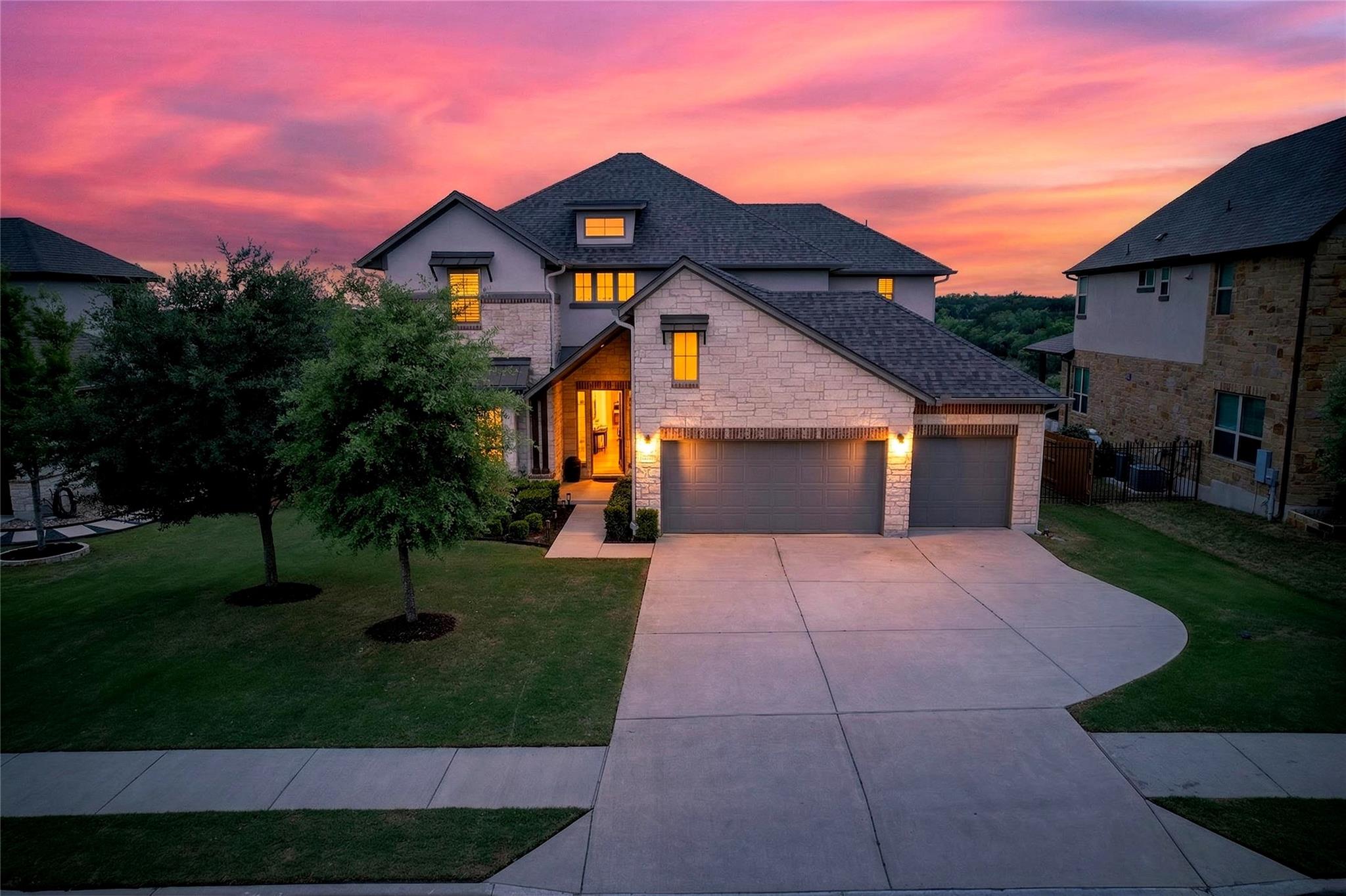 907 Valley View Dr, Leander, TX 78641