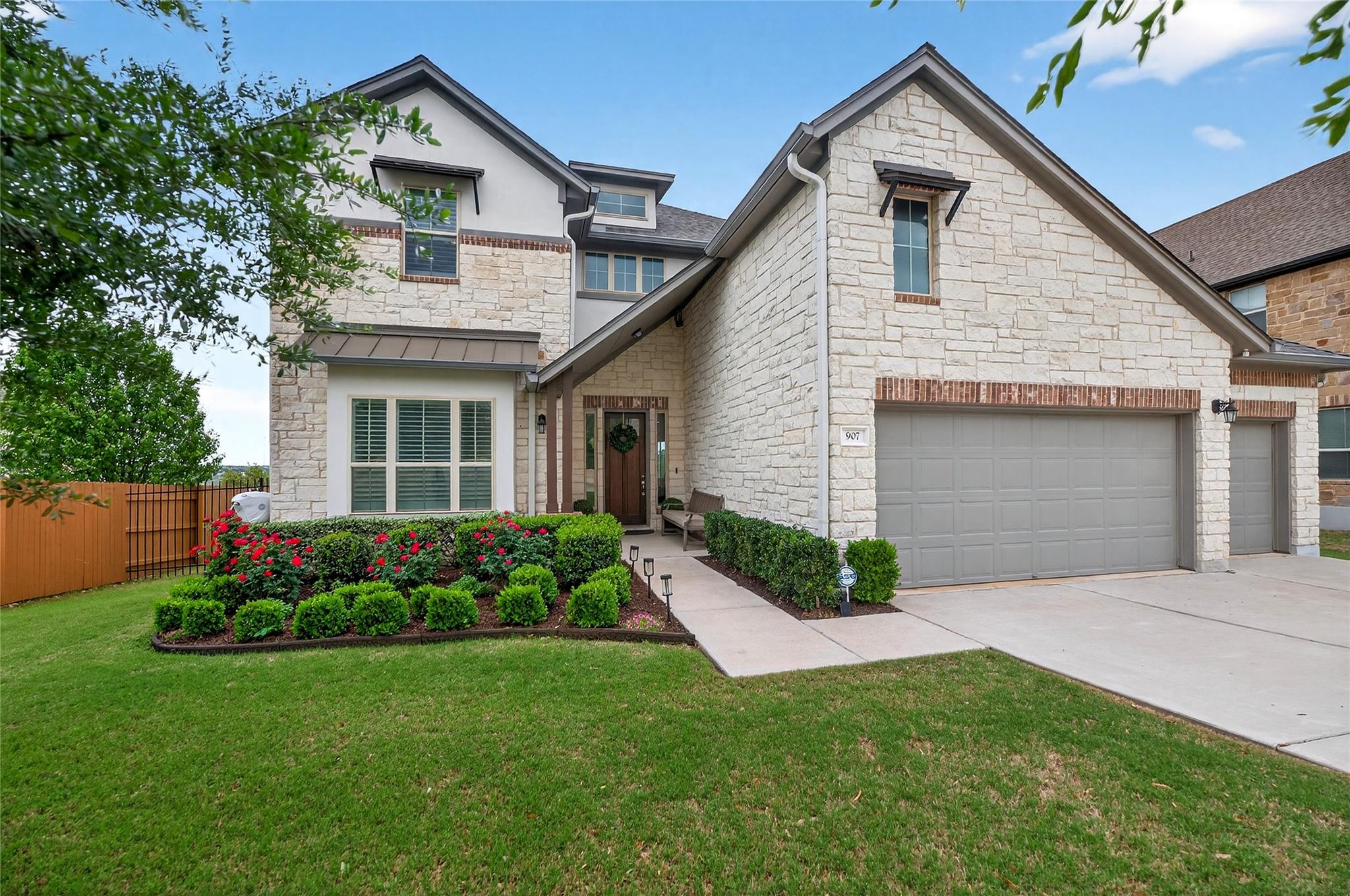907 Valley View Dr, Leander, TX 78641