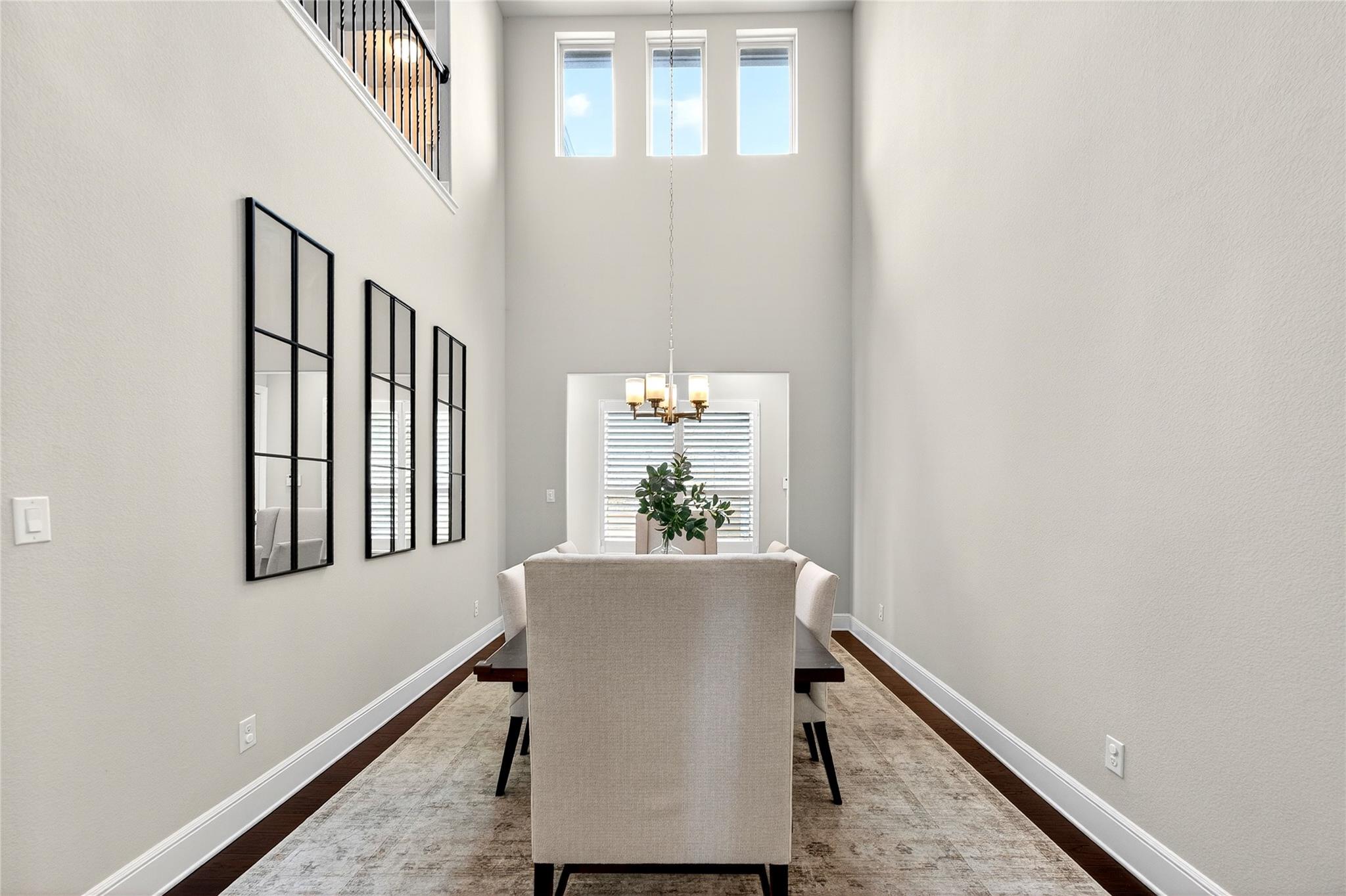 907 Valley View Dr, Leander, TX 78641