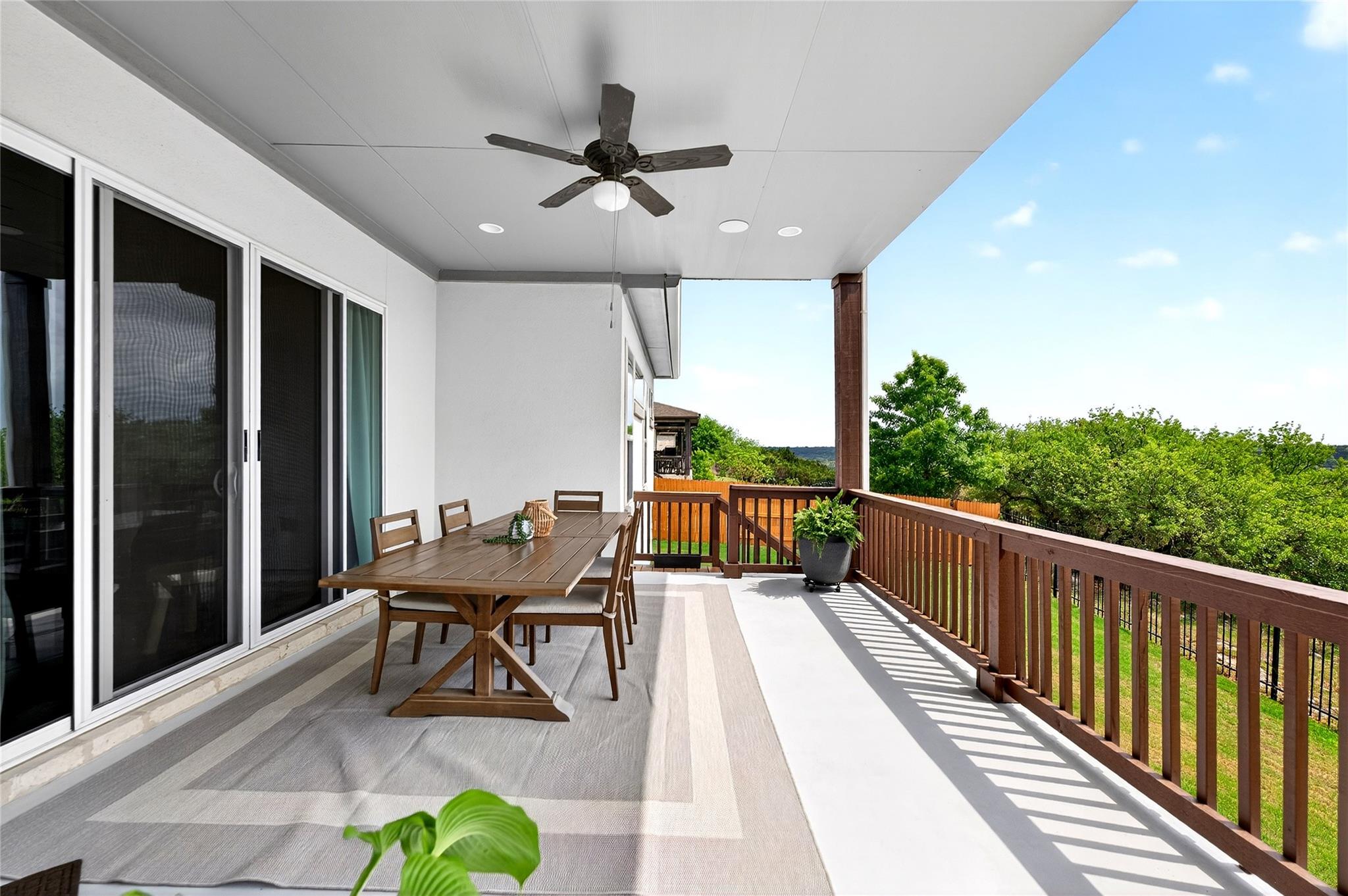 907 Valley View Dr, Leander, TX 78641