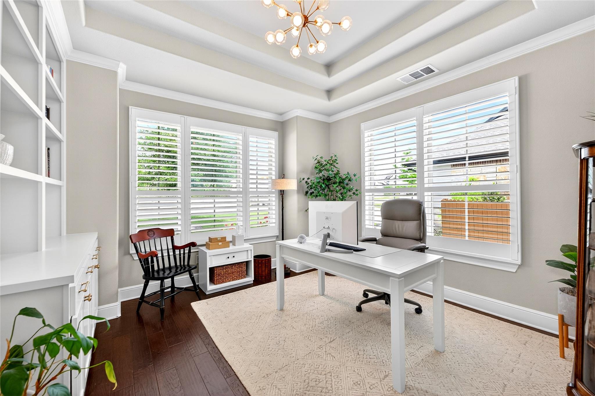 907 Valley View Dr, Leander, TX 78641