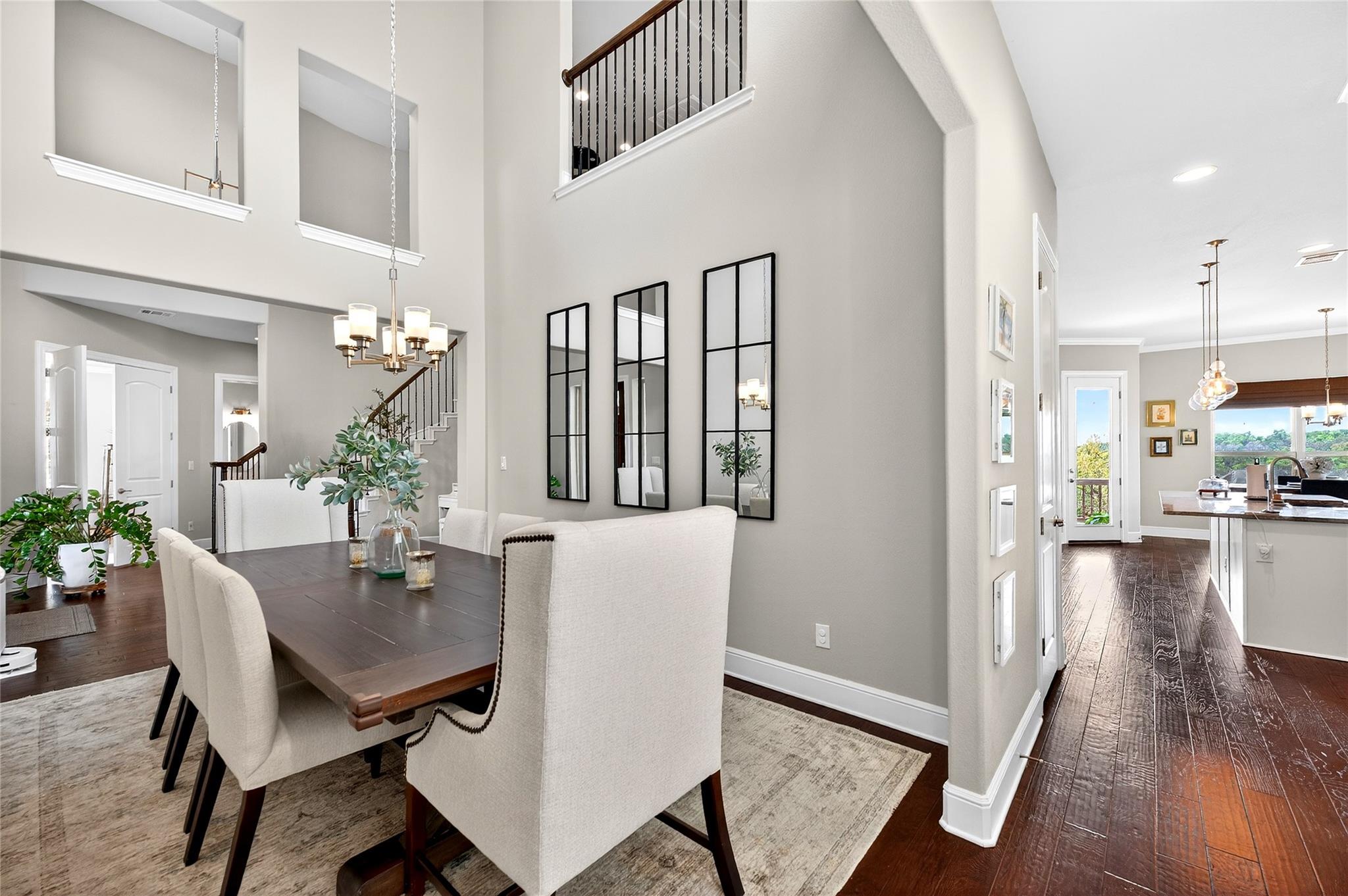 907 Valley View Dr, Leander, TX 78641