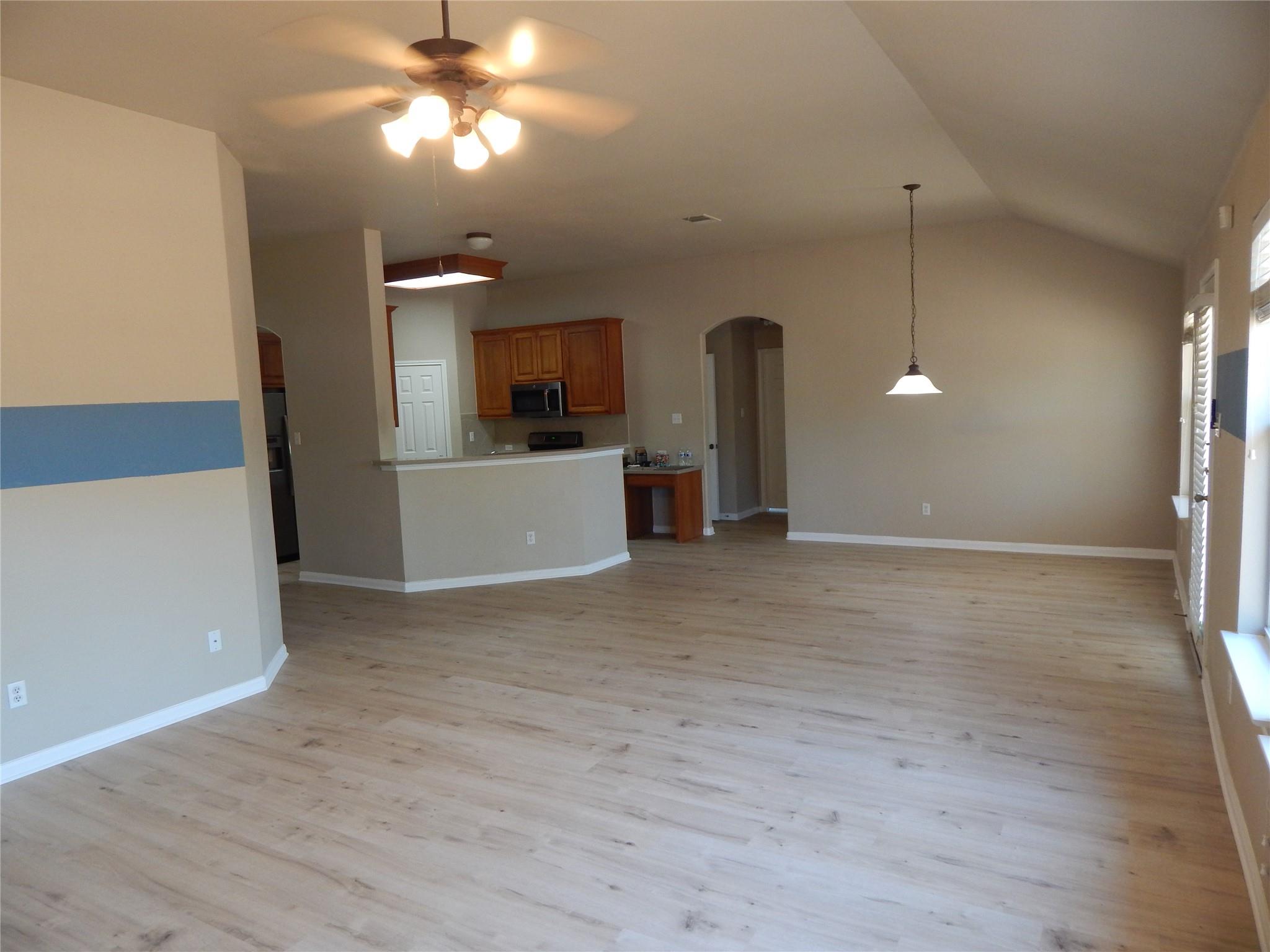 601 Abbeyglen Castle Dr, Pflugerville, TX 78660