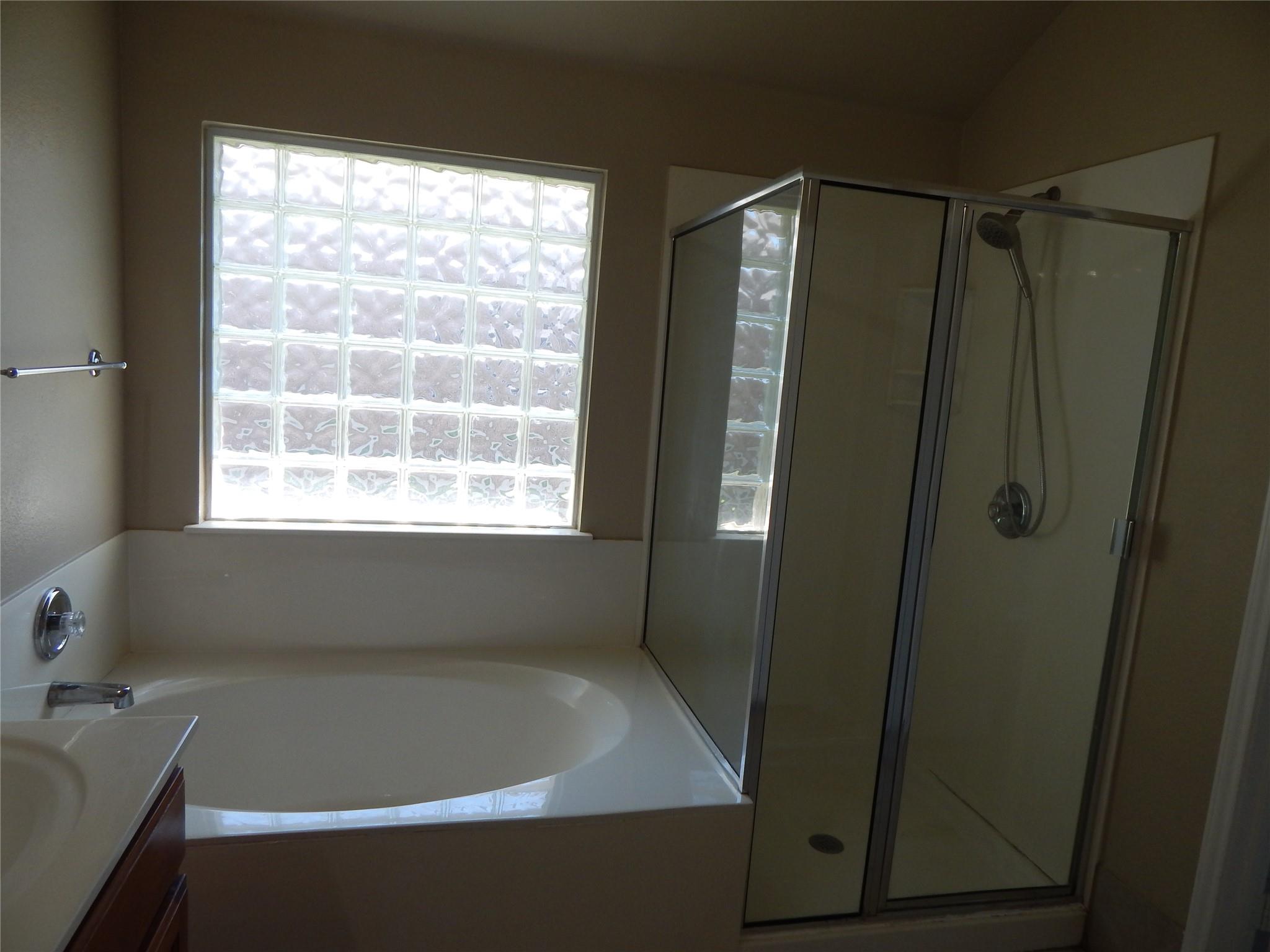 601 Abbeyglen Castle Dr, Pflugerville, TX 78660