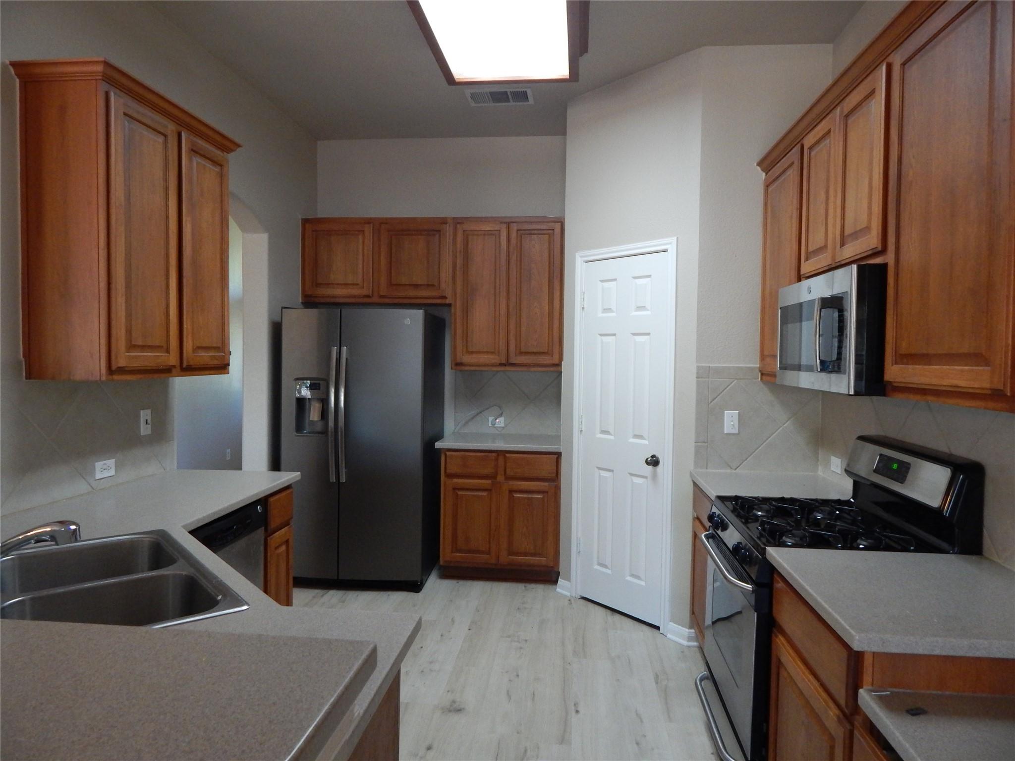 601 Abbeyglen Castle Dr, Pflugerville, TX 78660