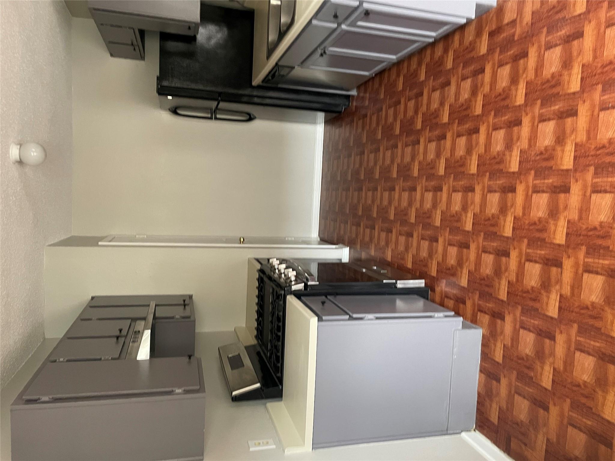 106 E Austin Ave # A, Hutto, TX 78634