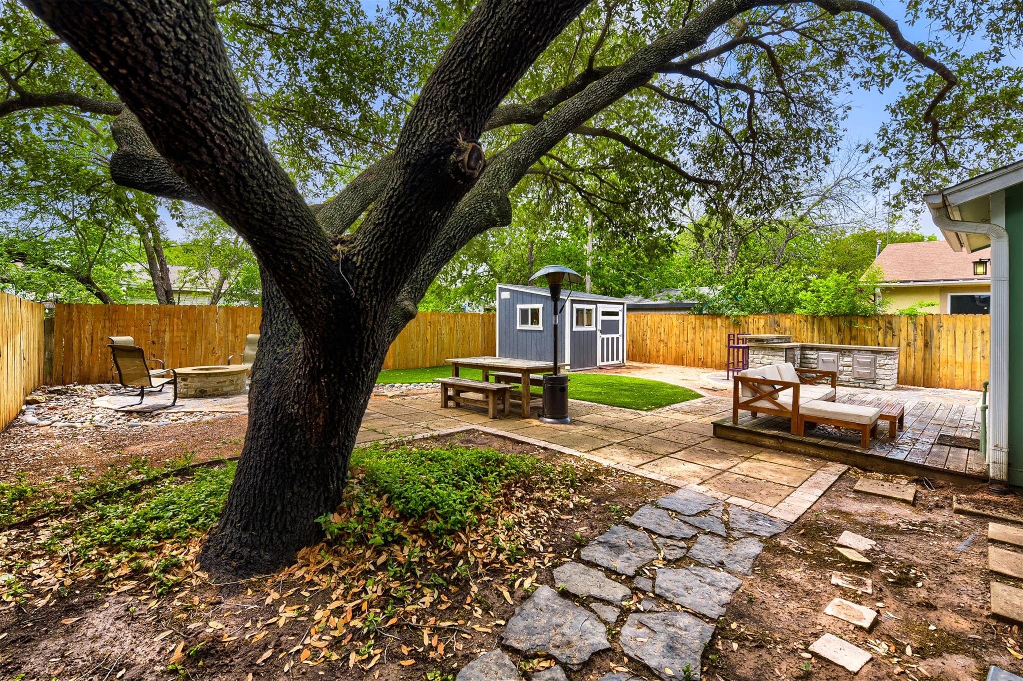 6105 Palm Cir, Austin, TX 78741