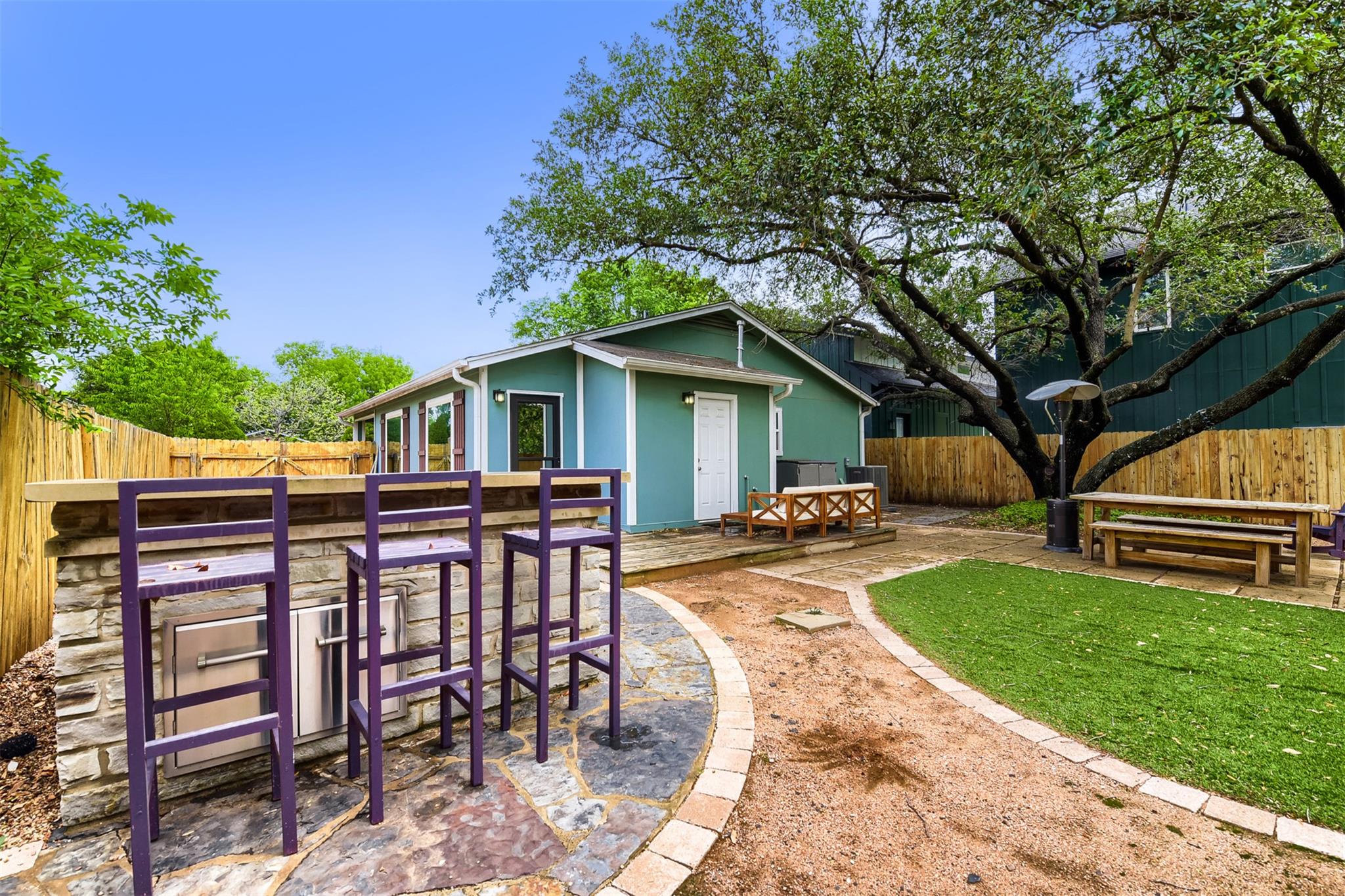 6105 Palm Cir, Austin, TX 78741