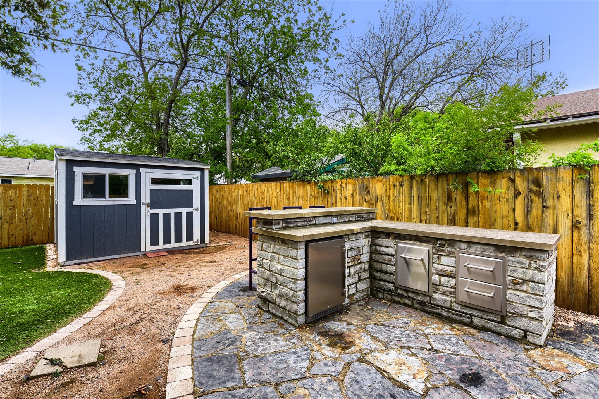 6105 Palm Cir, Austin, TX 78741