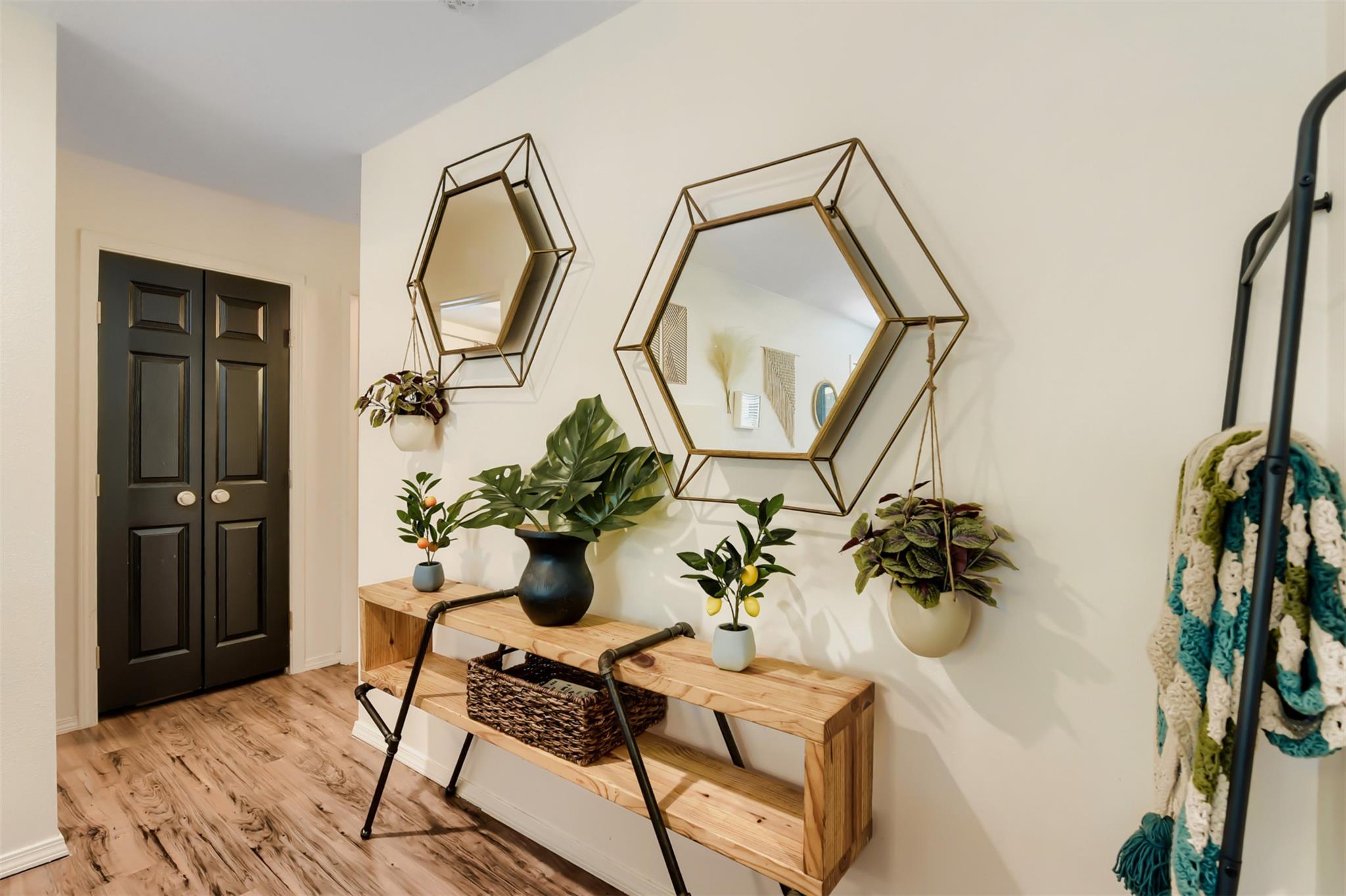 6105 Palm Cir, Austin, TX 78741