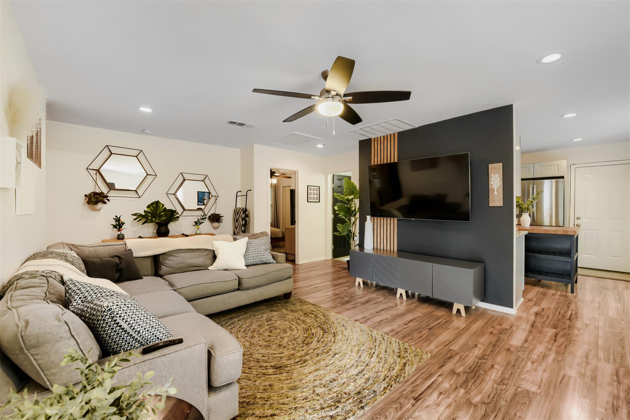 6105 Palm Cir, Austin, TX 78741