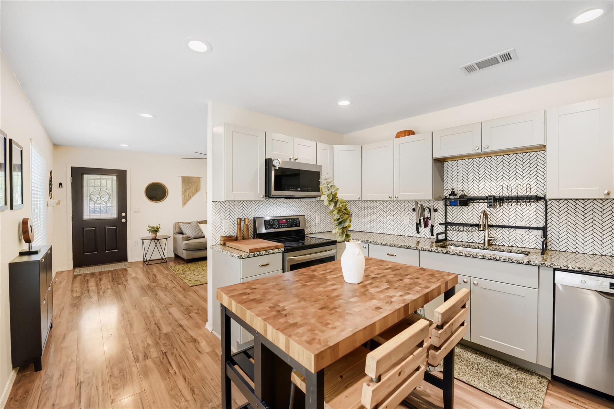 6105 Palm Cir, Austin, TX 78741