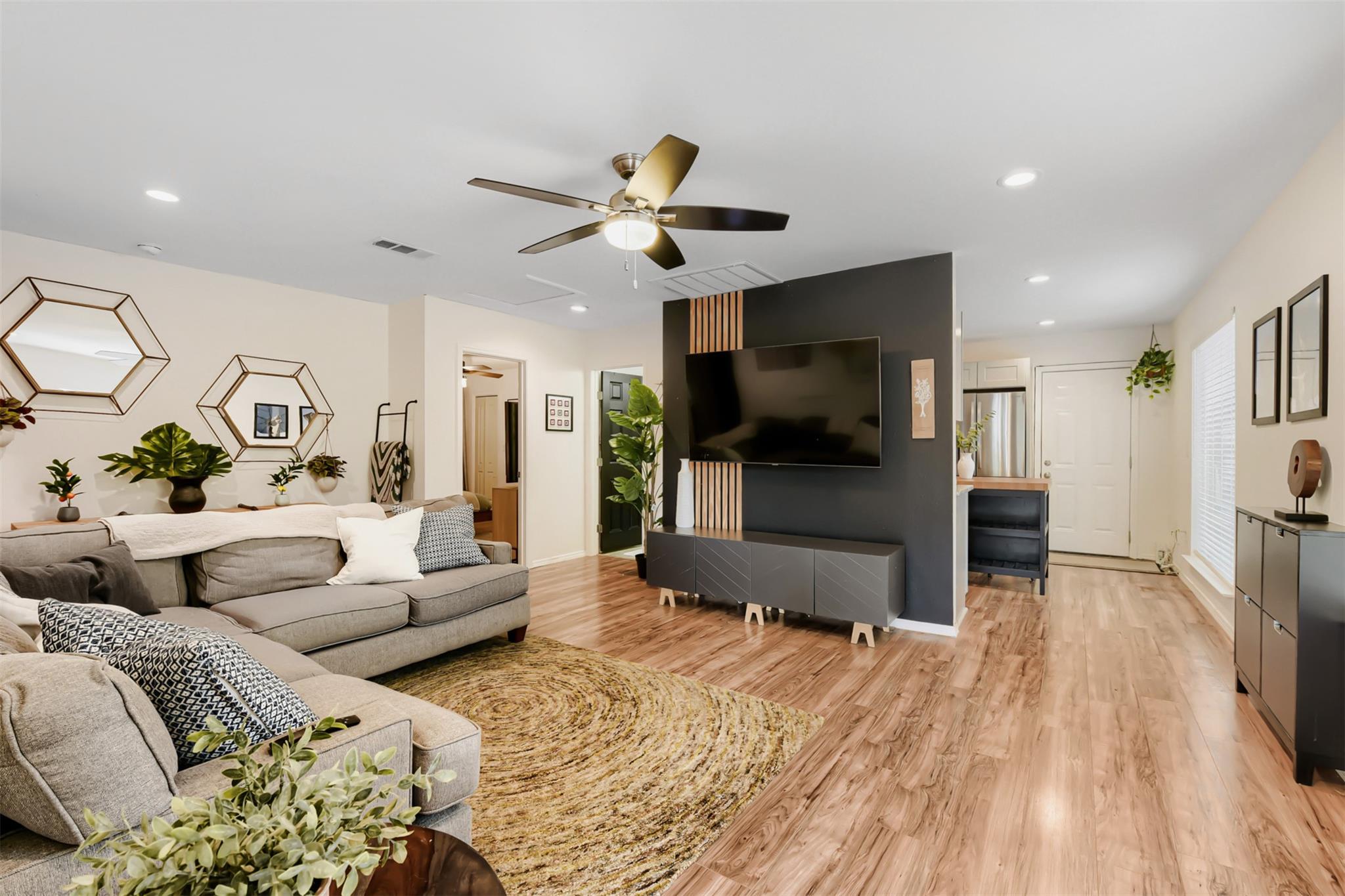 6105 Palm Cir, Austin, TX 78741