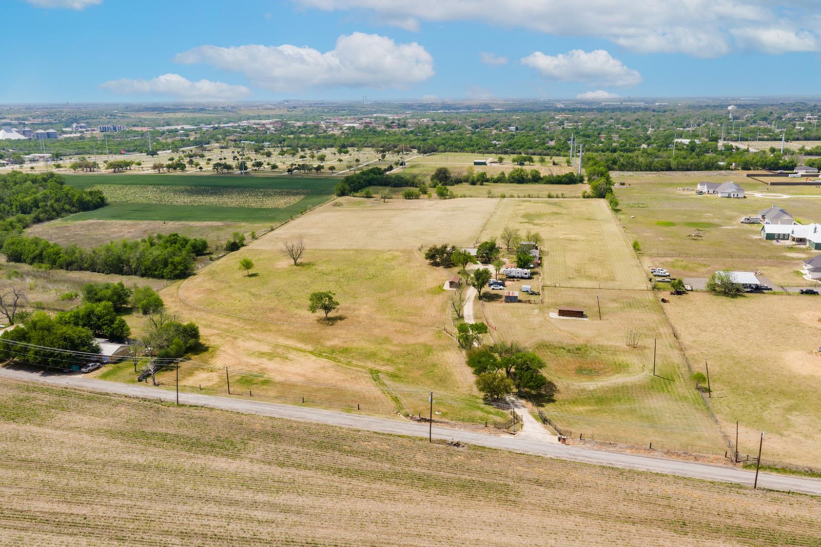 1001 Gravel Pit Rd, Taylor, TX 76574