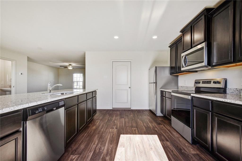 113 Sunnymeade Ln, Jarrell, TX 76537