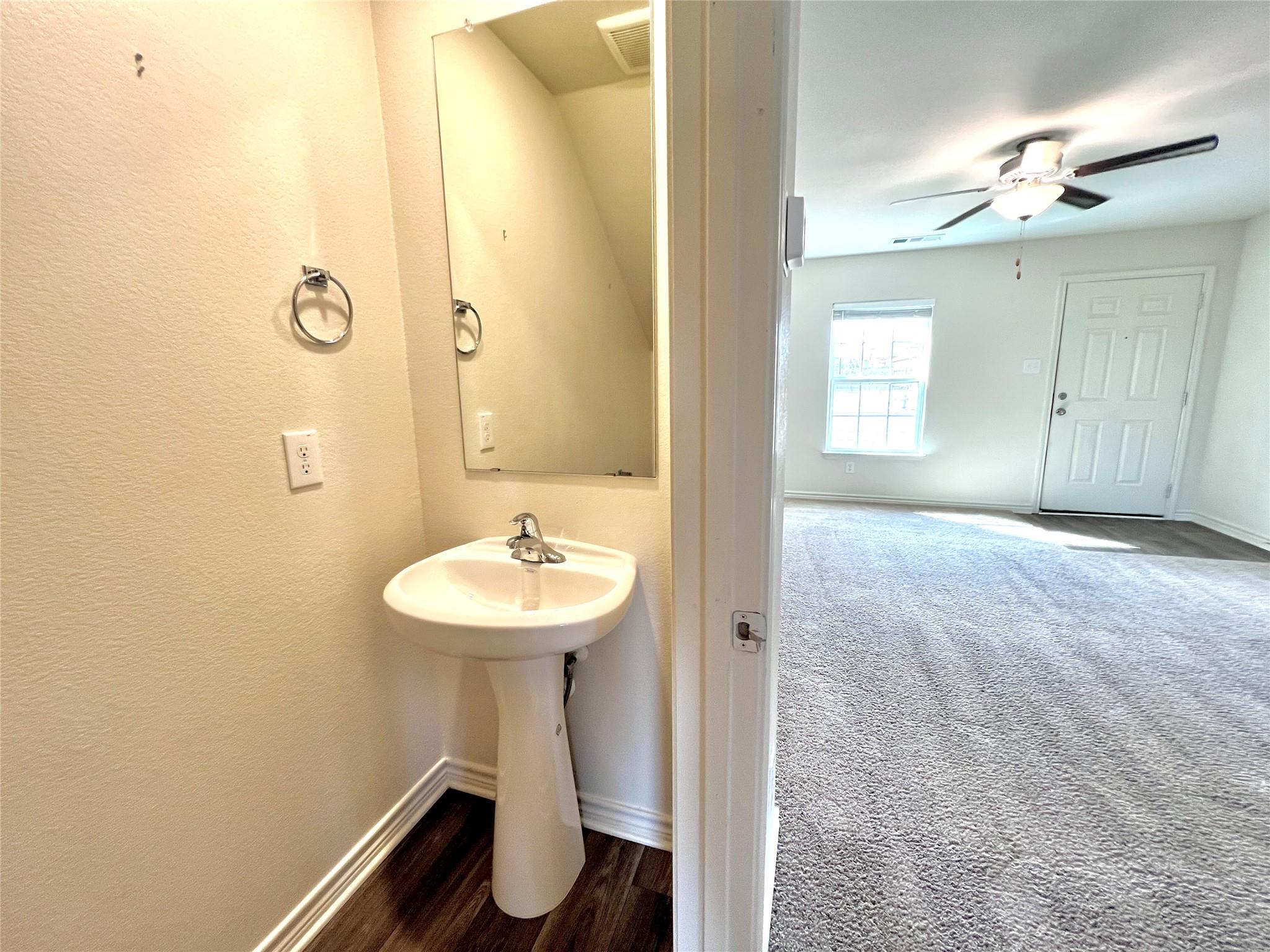 113 Sunnymeade Ln, Jarrell, TX 76537