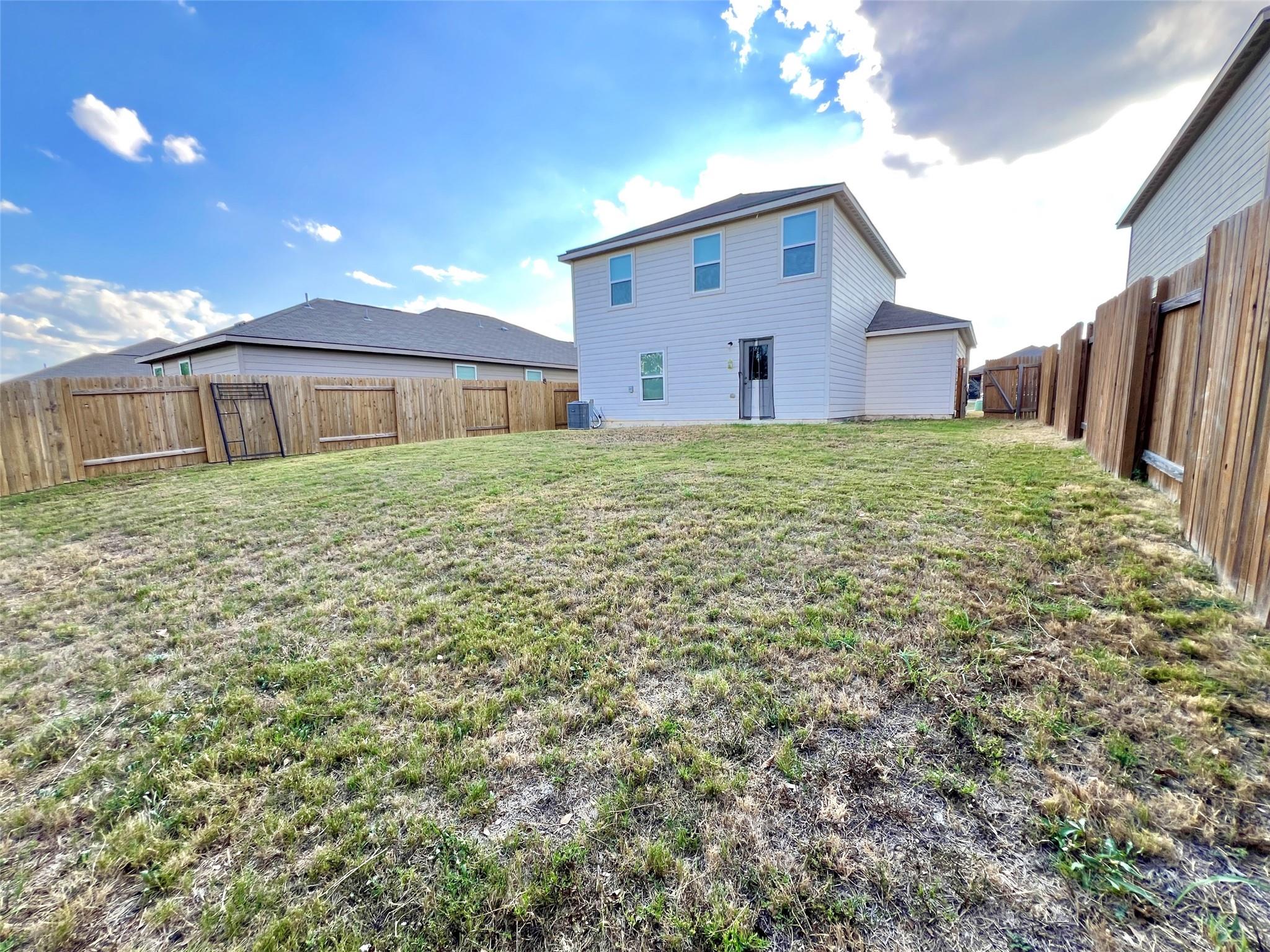 113 Sunnymeade Ln, Jarrell, TX 76537